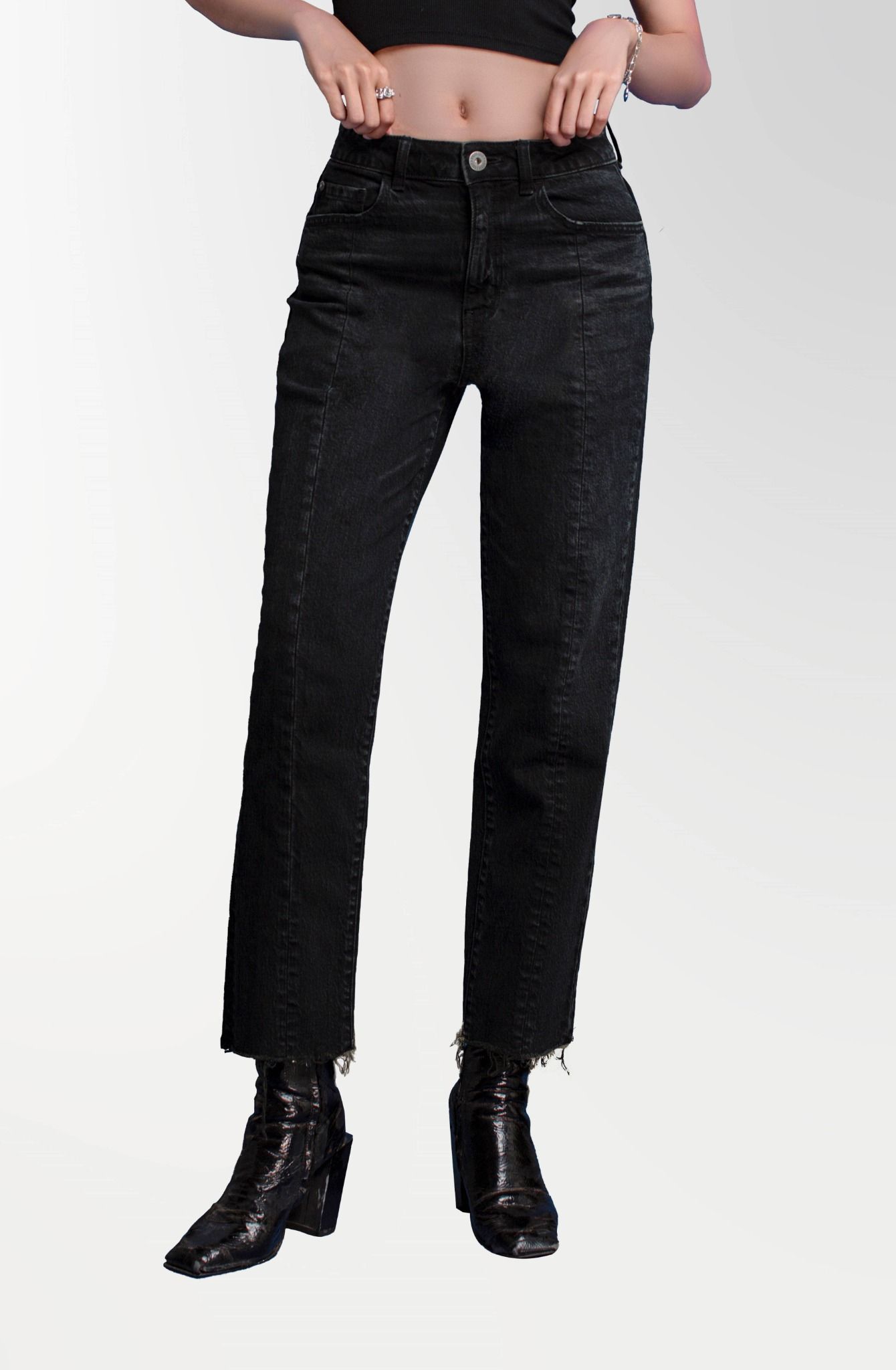 Quần Jeans Nữ Dáng Straight Nhuộm Đen. Women's Straight-Leg Black Jeans - 222WD2083F2