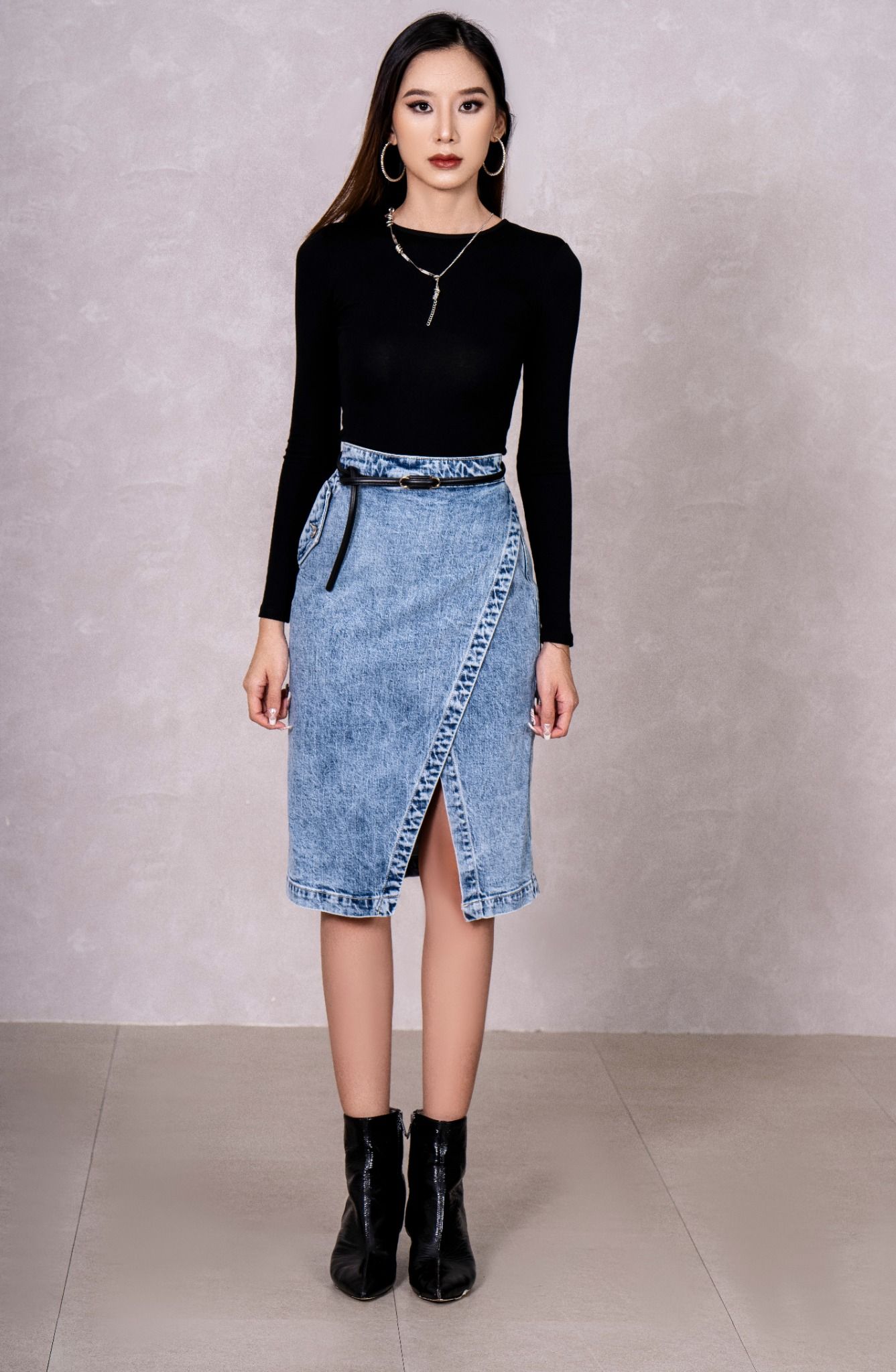 Chân Váy Jeans Nữ Dáng Bút Chì Xẻ Tà. Women's Pencil Split Jeans Skirt - 223WD2116F2