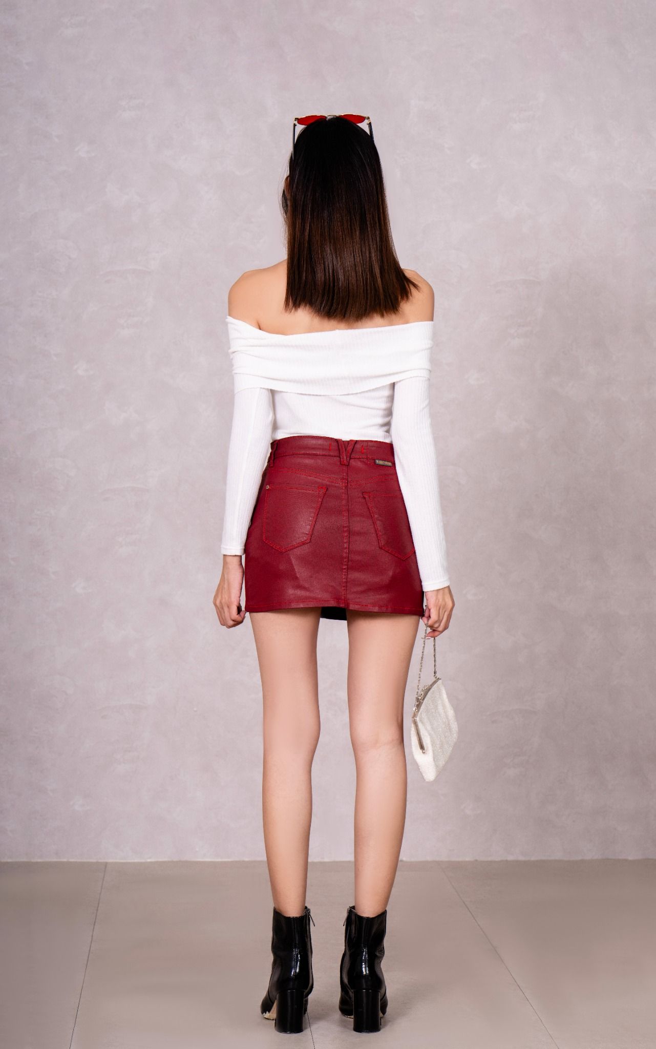 Chân Váy Nữ Ngắn Phủ Màu Đỏ Giả Da. Women's Short Skirt Covered in Colorful Faux Leather - 223WD1114B2