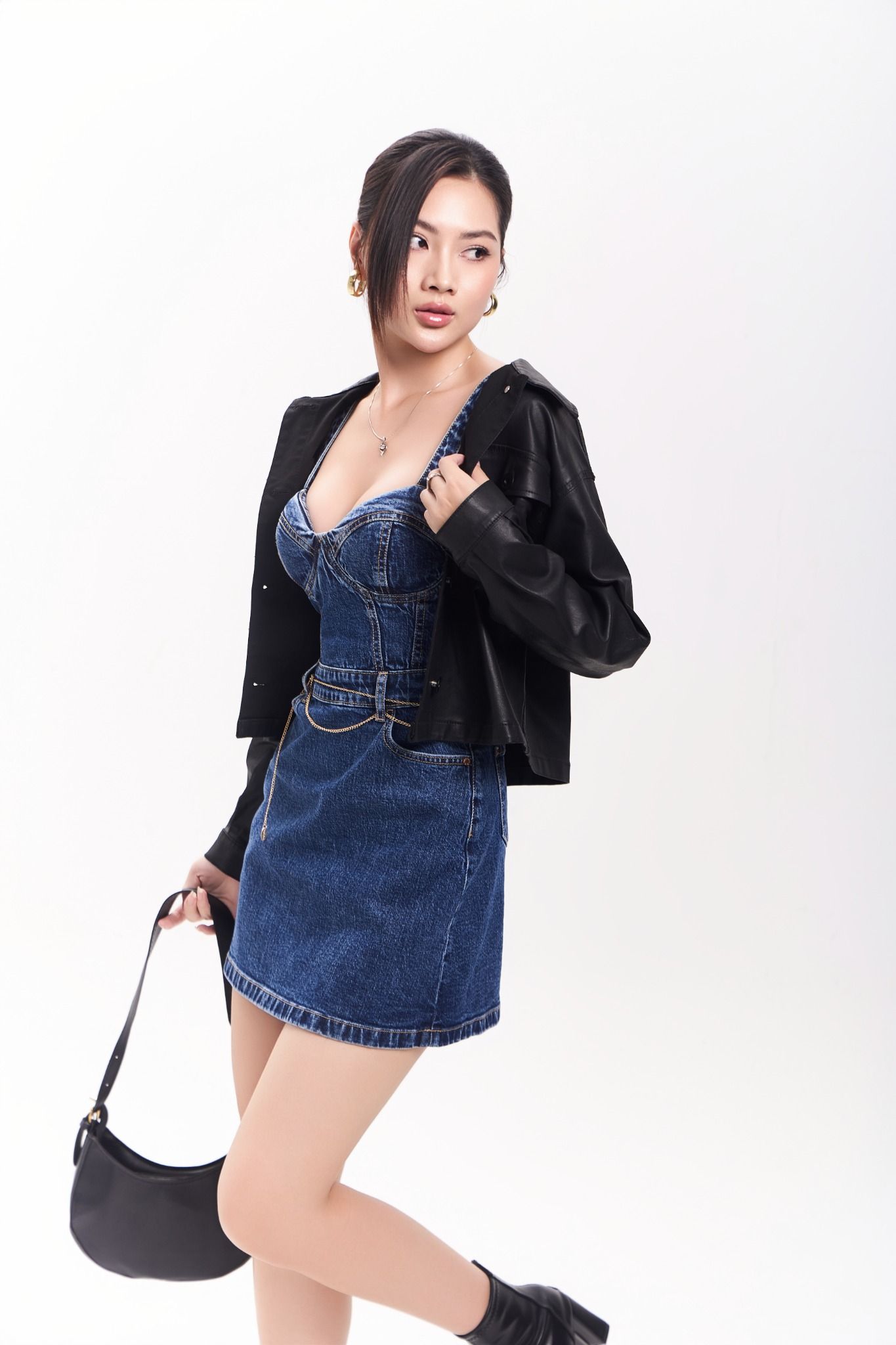 Đầm Denim Nữ Hai Dây Dáng Ngắn. Women's Two-Piece Short Denim Dress - 223WD1127F1