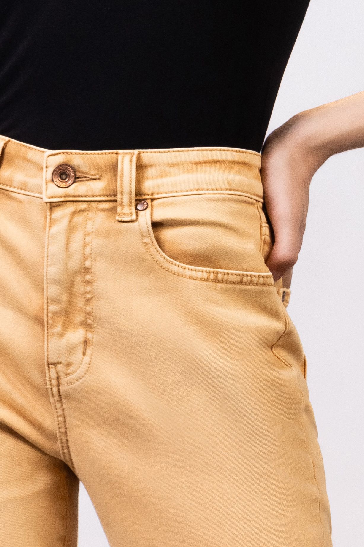 Quần Jeans Nữ Dáng Straight Màu Vàng Cát. Sand Yellow Straight Women's Jeans - 222WN1083F3
