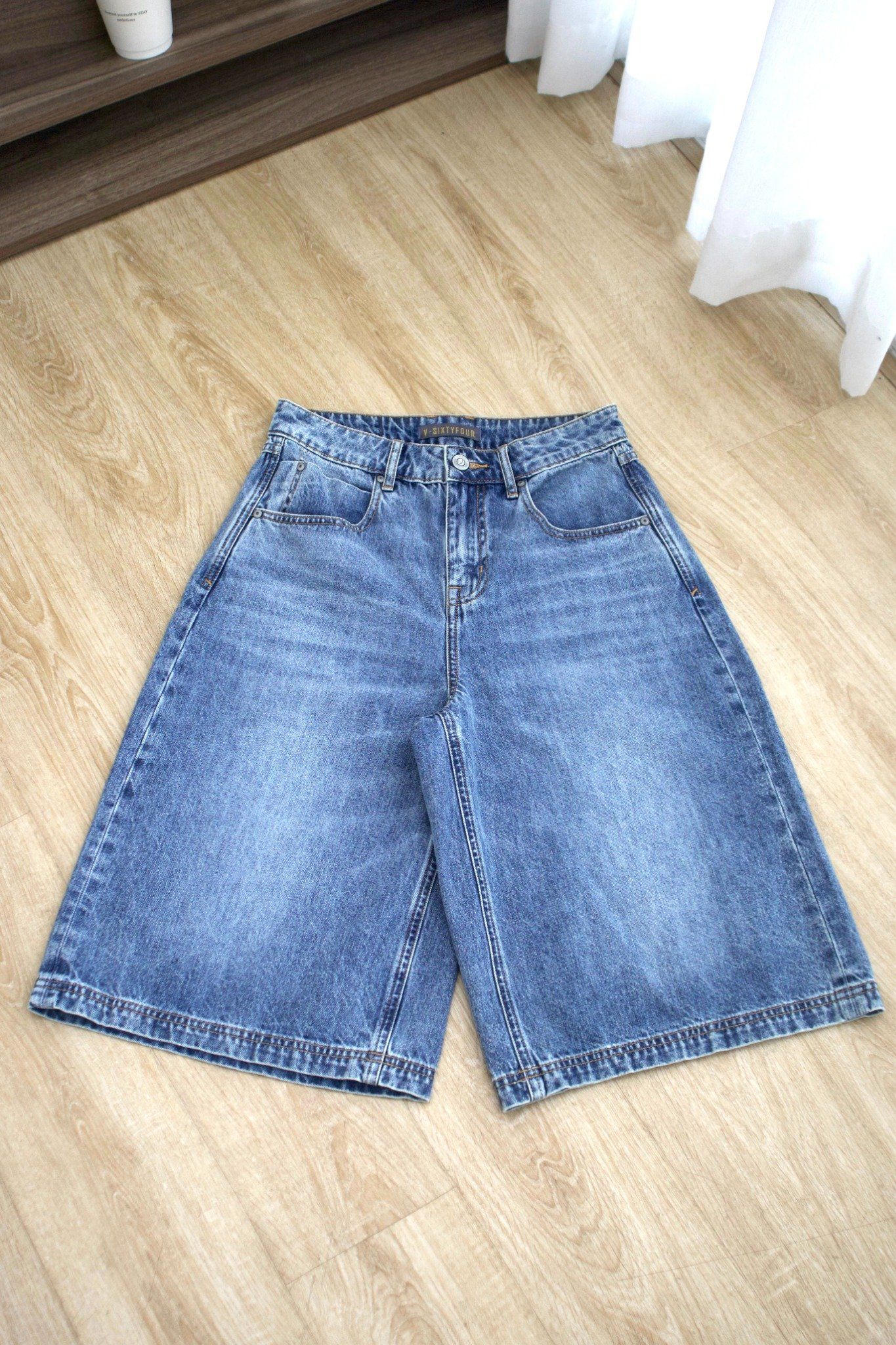 Quần short nam dáng rộng V-SIXTYFOUR chất jean cao cấp, mềm mại, co dãn