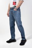 Quần Jeans Nam Dáng Suông Màu Med Blue. Med Blue Men's Straight Jeans - 222MD4089B3950