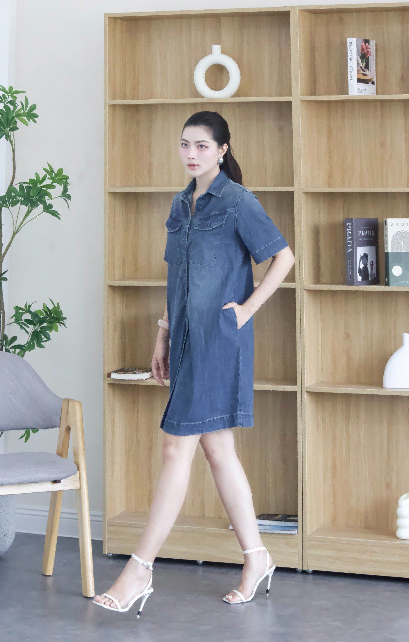 Đầm jean nữ V-SIXTYFOUR chất liệu mềm mại, cao cấp