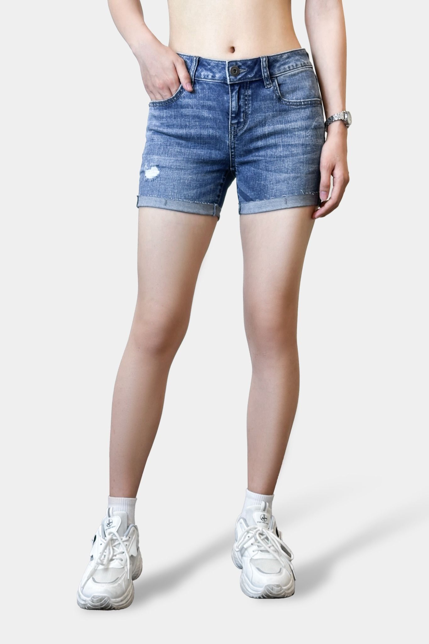 Quần Short Jeans Nữ Dáng Ôm - 124WD2101F1