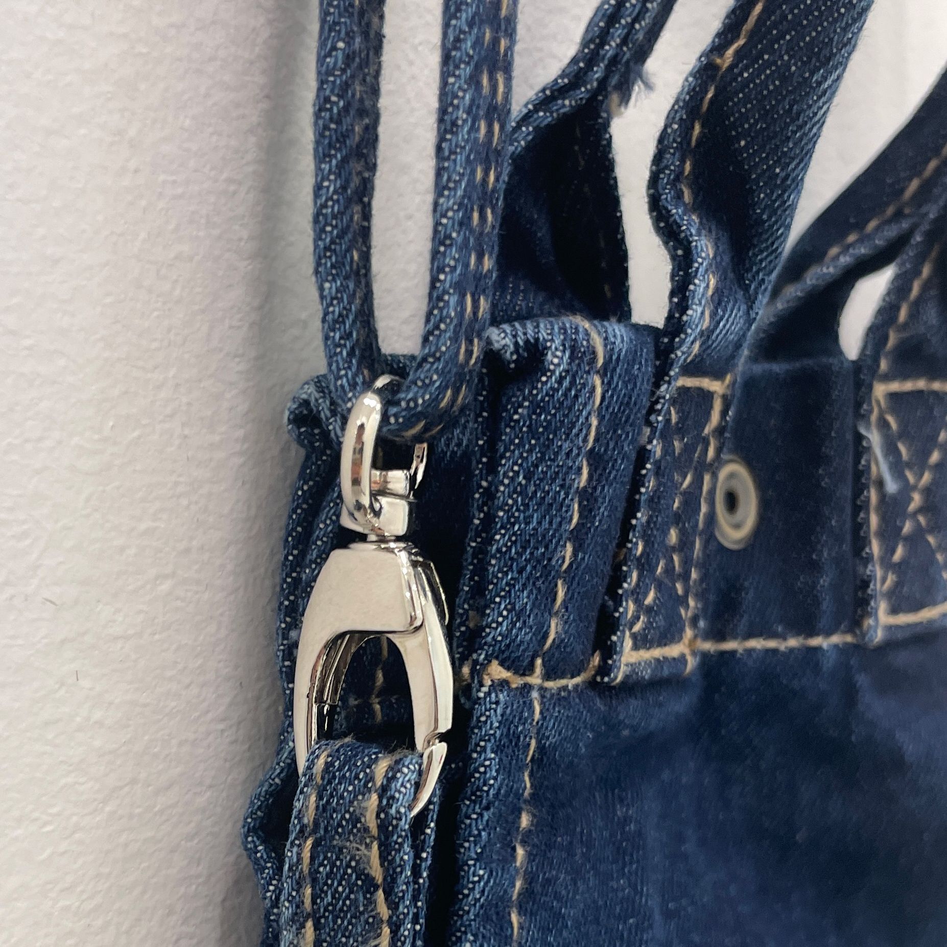 Túi Denim Mini Quai Đeo Chéo Màu Xanh Đậm Wash Hoạ Tiết Hoa Hồng - 124WD2143F2970