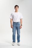 Quần Jeans Nam Màu Xanh Sáng Dáng Straight. Straight Light Blue Men's Jeans - 123MD4083B1930