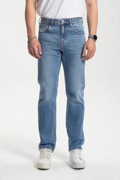 Quần Jeans Nam Màu Xanh Sáng Dáng Straight. Straight Light Blue Men's Jeans - 123MD4083B1930