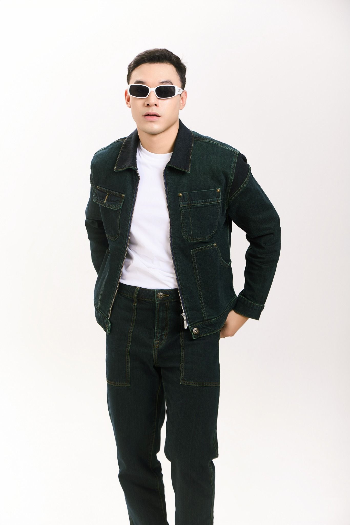 Quần Jeans Nam Nhuộm Xanh Rêu Dáng Đứng Túi Hộp. Men's jeans dyed moss green with box bag - 124MD4083F1370