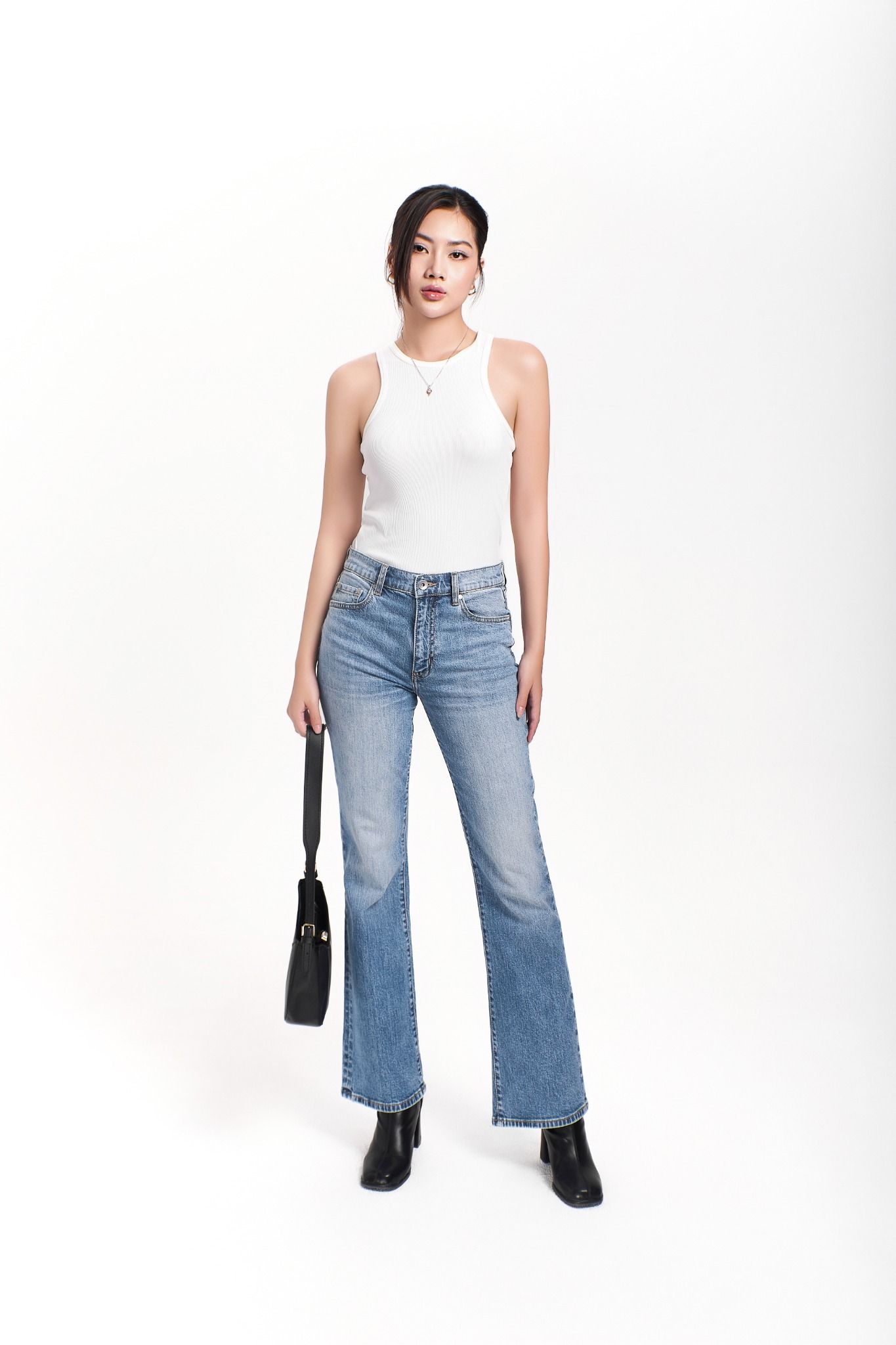 Quần Jeans Nữ Dáng Loe Màu Xanh Sáng. Bright Blue Flared Women's Jeans - 124WD1084B1930