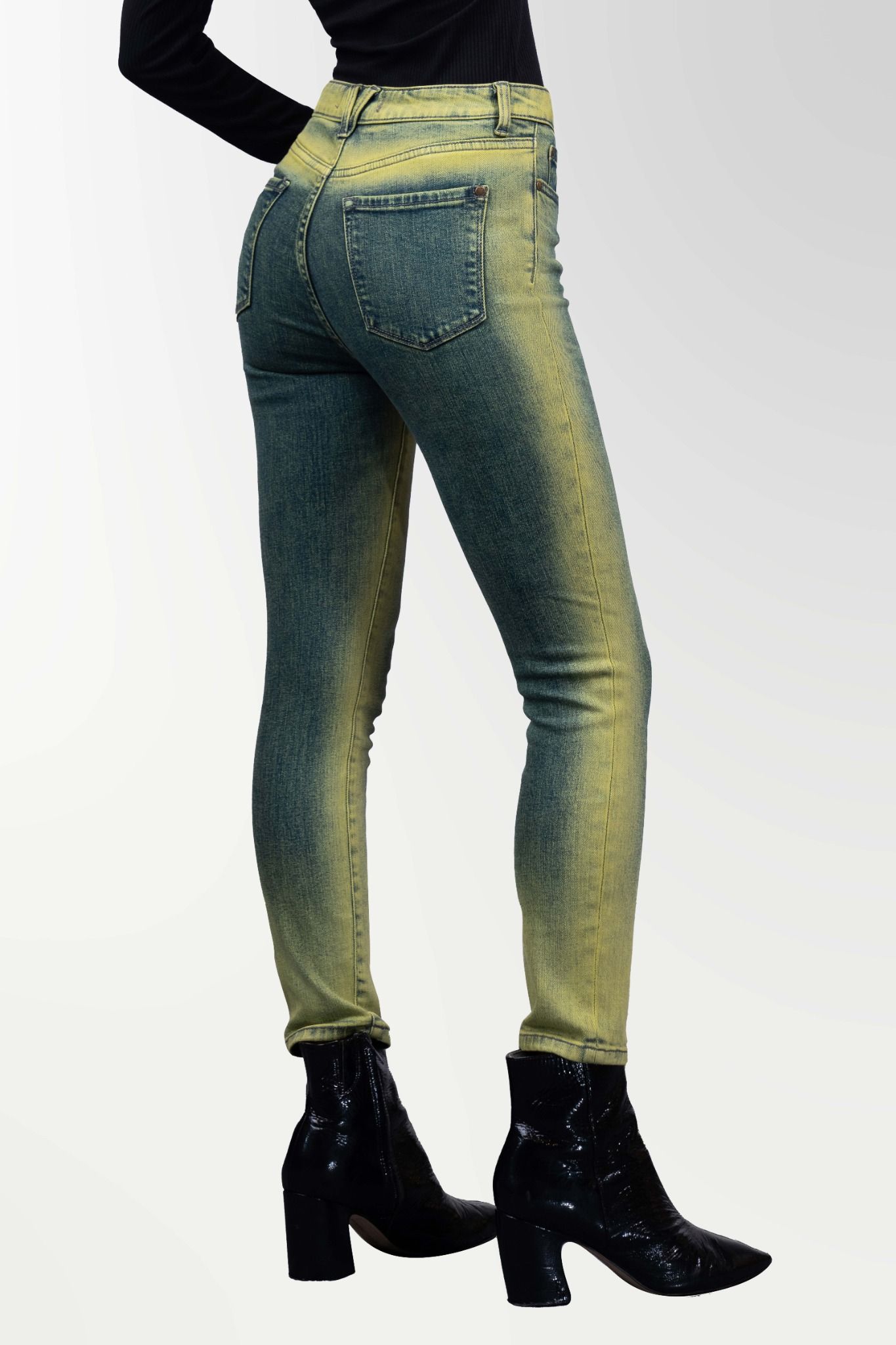 Quần Jeans Nữ Dáng Slimfit Nhuộm Phun Green. Green Spray-Dye Slimfit Women's Jeans - 123WD2082F2370