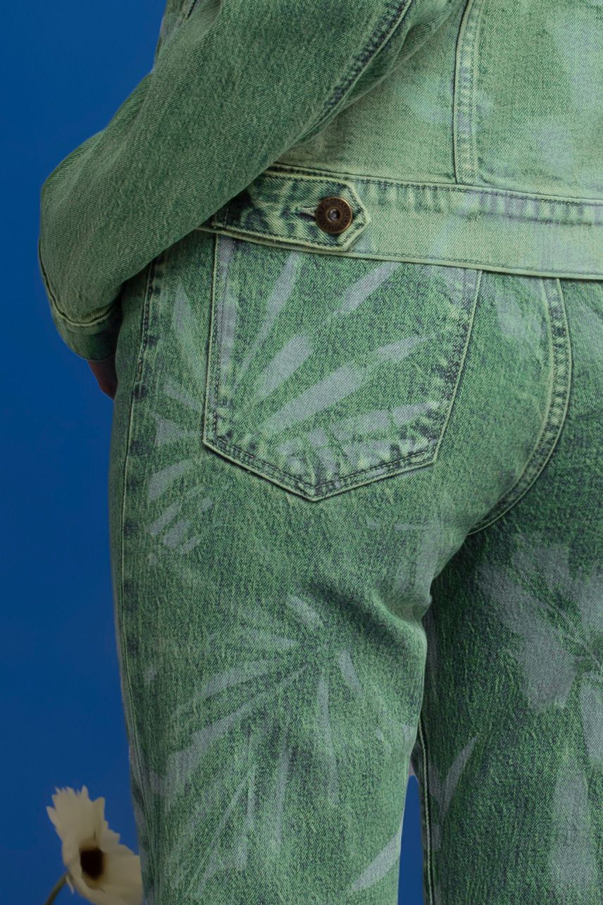 Quần Jeans Nữ Dáng Suông Nhuộm Xanh Laser Hoa Lá. Women's Wide-Leg Denim Jeans in Laser-Printed Leaf Green - 122WD1083A2
