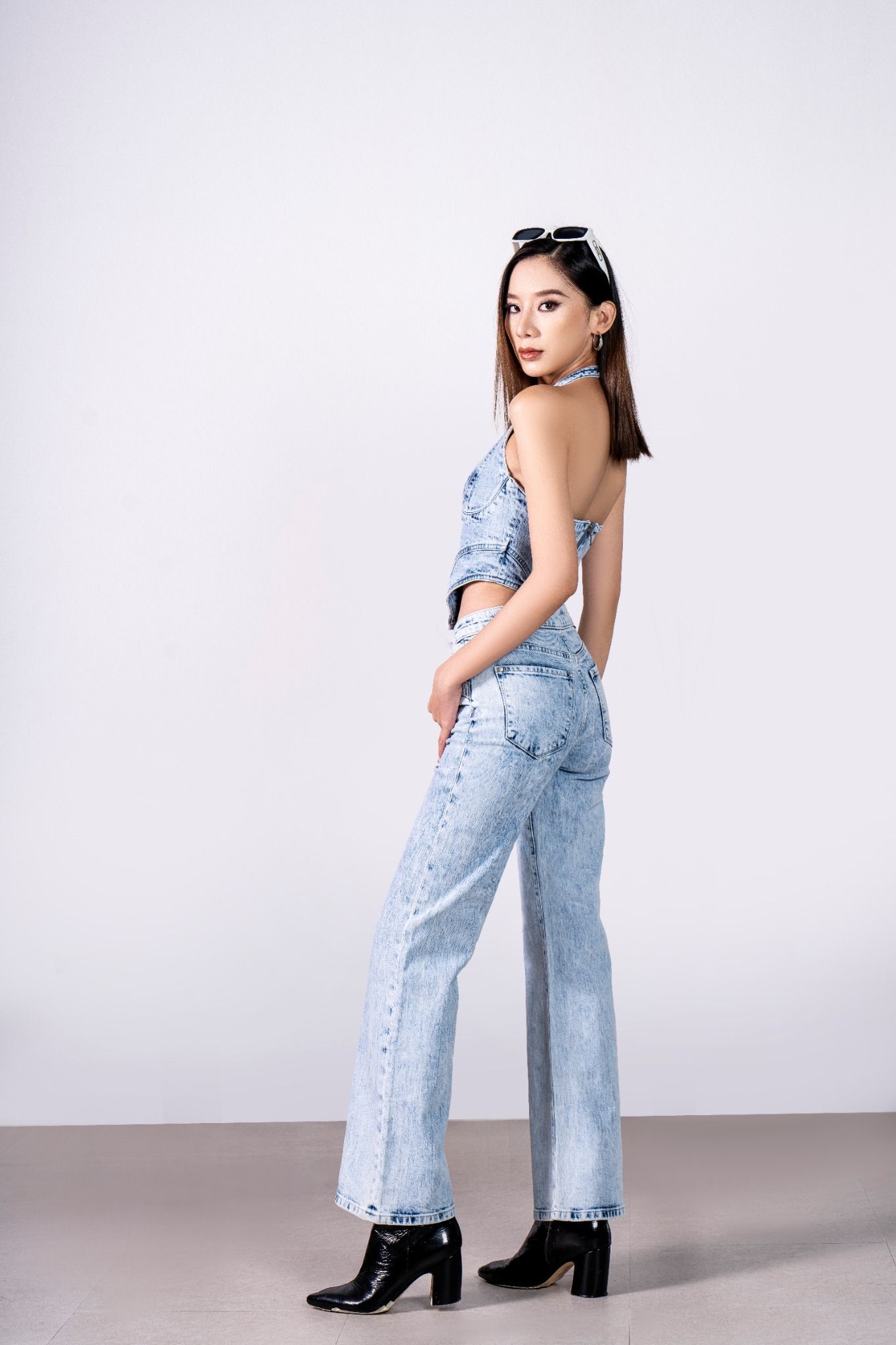 Quần Jeans Nữ Dáng Loe Laser Hiệu Ứng Nước. Water Effect Laser Flared Women's Jeans - 223WD2085F2