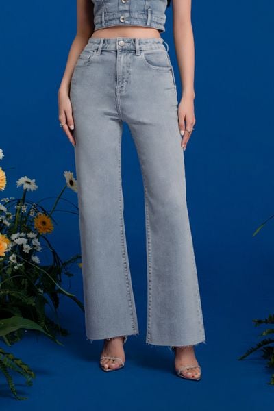 Quần Jeans Nữ Ống Loe Cắt Lai. Ice Blue Raw Cut Flare Jeans - 122WD1084B2910