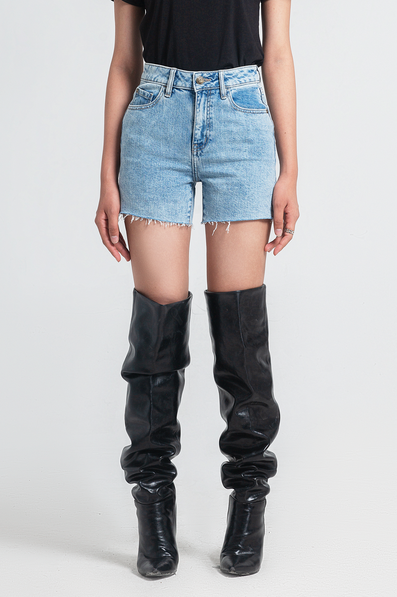 Quần Short Jeans Nữ Dáng Suông. Straight Denim Short - 121WD2102B1
