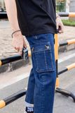 Quần Jeans Nam Túi Hộp Dáng Suông Màu Xanh Đại Dương. Ocean Blue Cargo Denim Pants - 222MD3083F1970