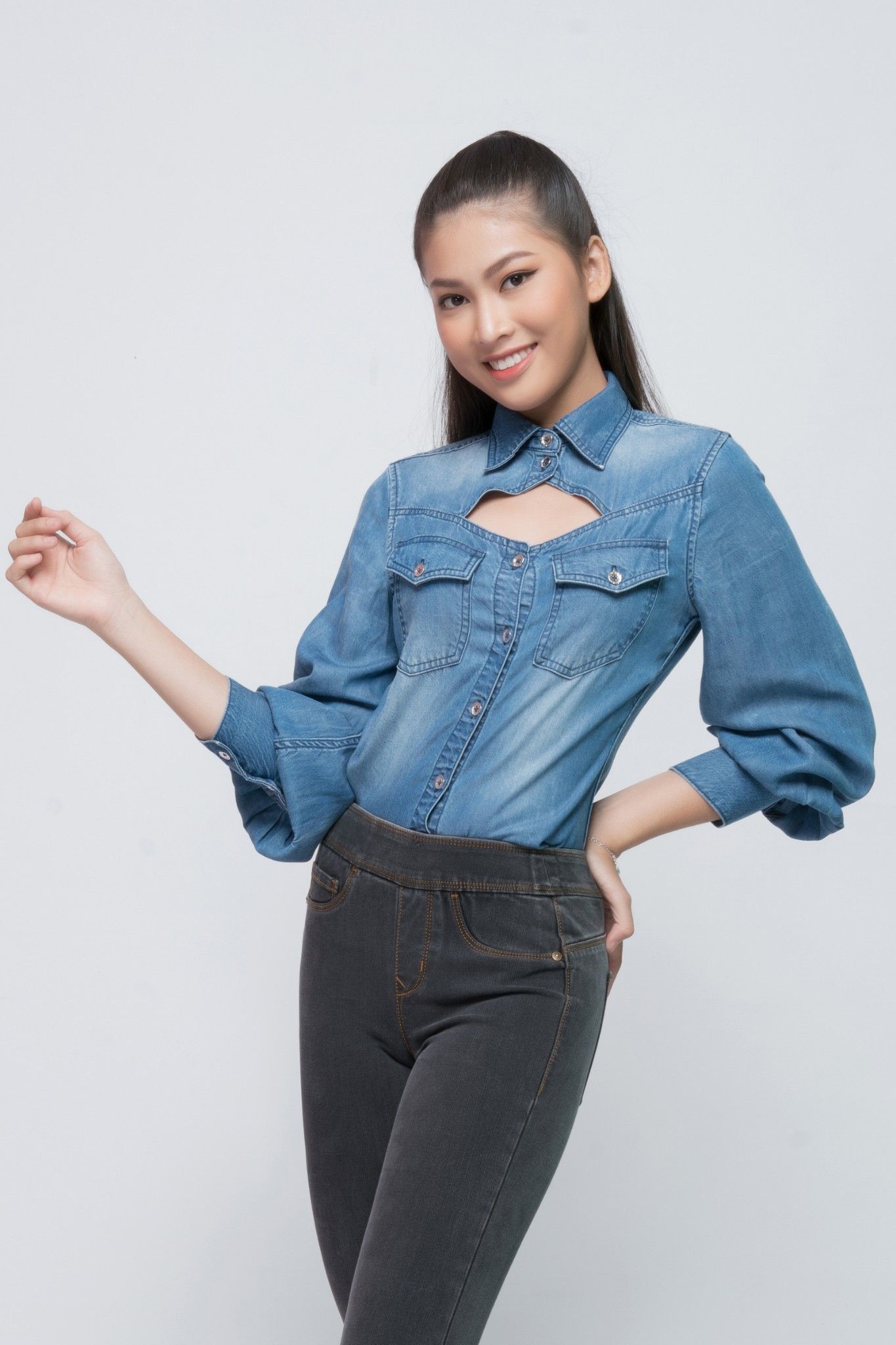 Áo sơ mi jean nữ dáng ôm - 319WD1032F1950