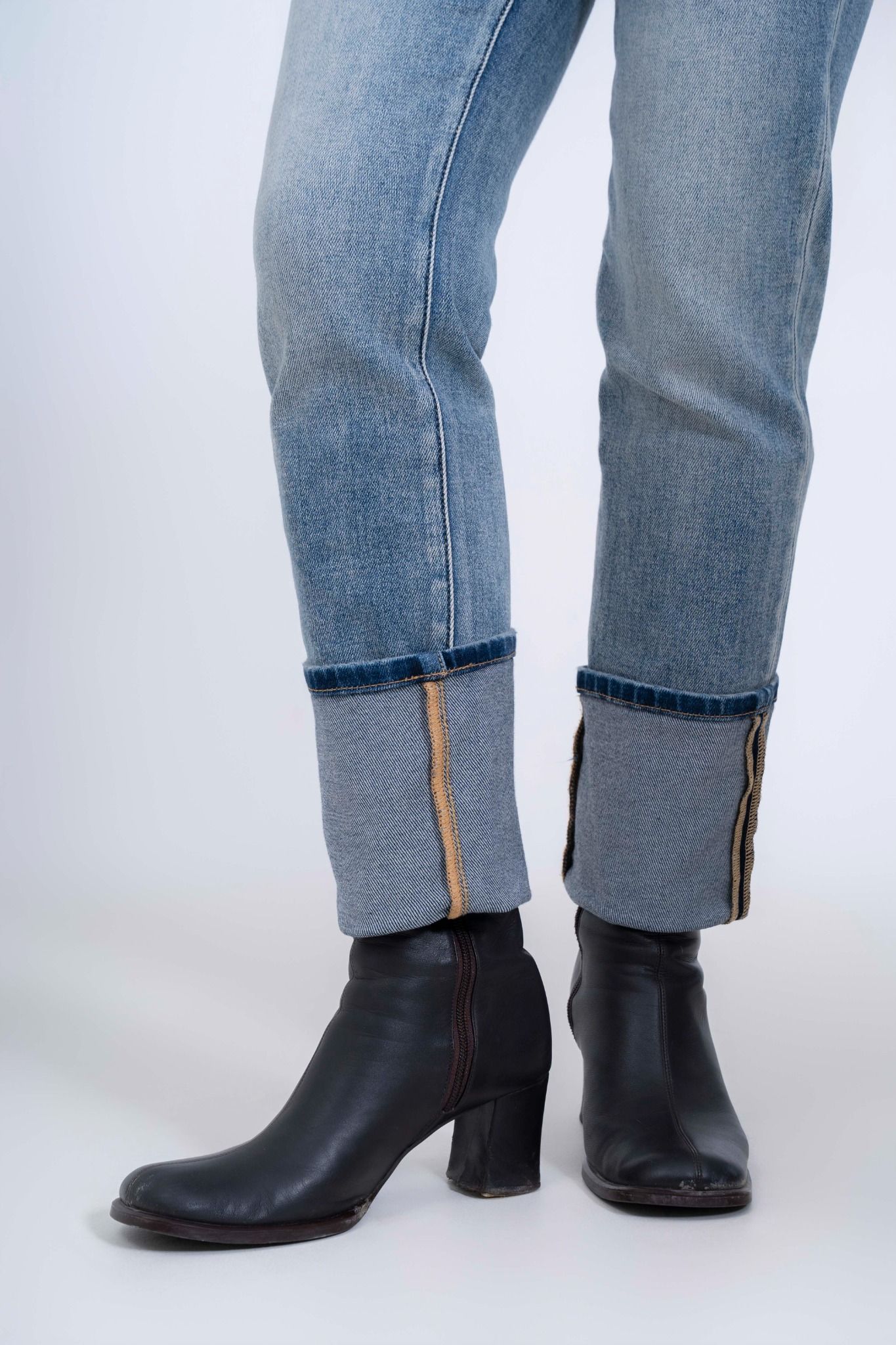 Quần Jeans Nữ Dáng Skinny Màu Xanh Nhạt - Light Blue Skinny Woman's Long Jeans - 224WD2082F1930