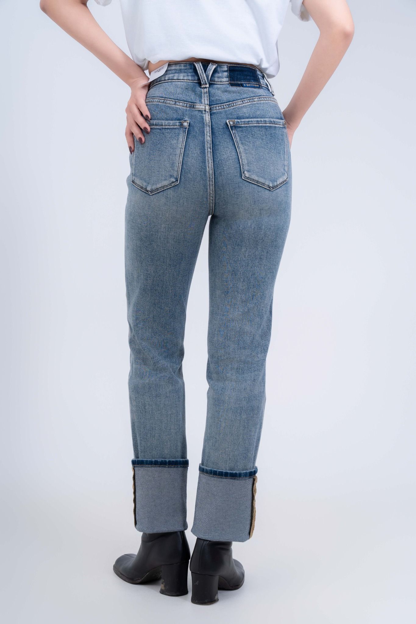 Quần Jeans Nữ Dáng Skinny Màu Xanh Nhạt - Light Blue Skinny Woman's Long Jeans - 224WD2082F1930