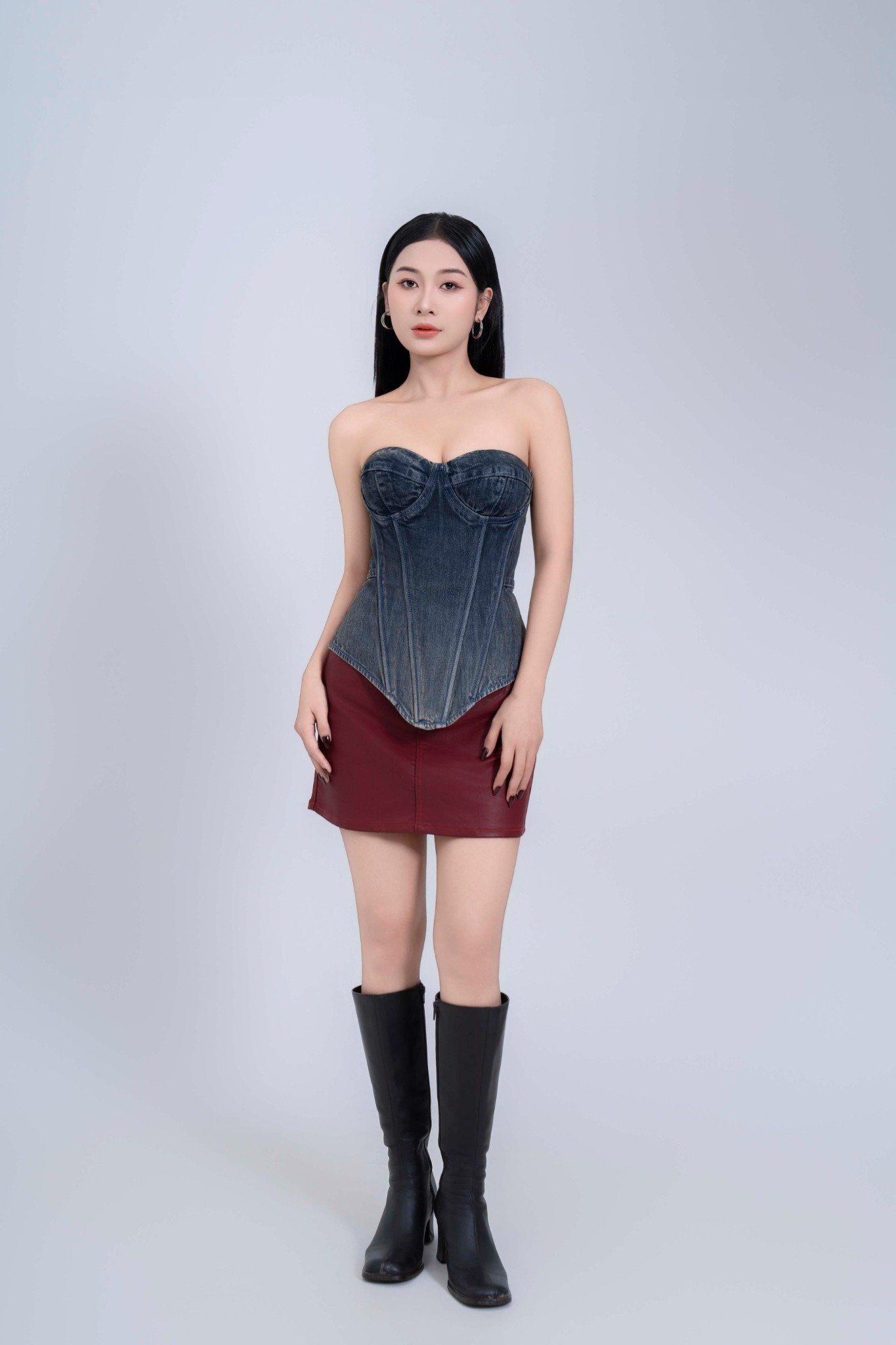 Áo Denim Dáng Corset, Cup Ngực Màu Xanh Đậm Phủ Tint - Dark Blue Tint Corset Denim Top With Cups - 124WD1015A1970