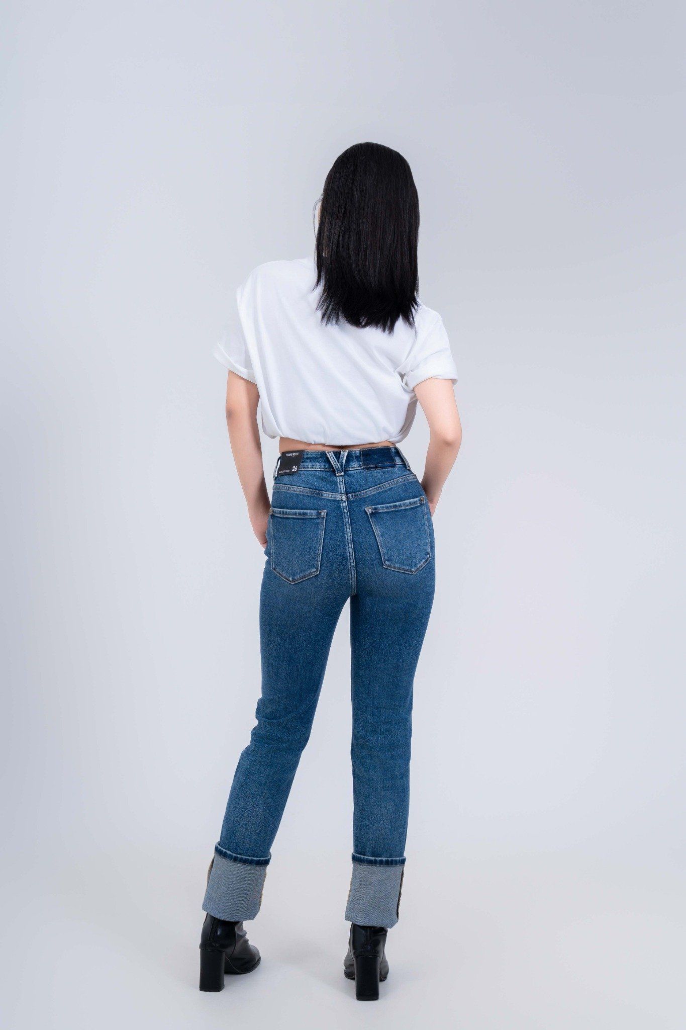 Quần Jeans Nữ Dáng Skinny Màu Xanh Đậm - Dark Blue Skinny Woman's Long Jeans - 224WD2082F1