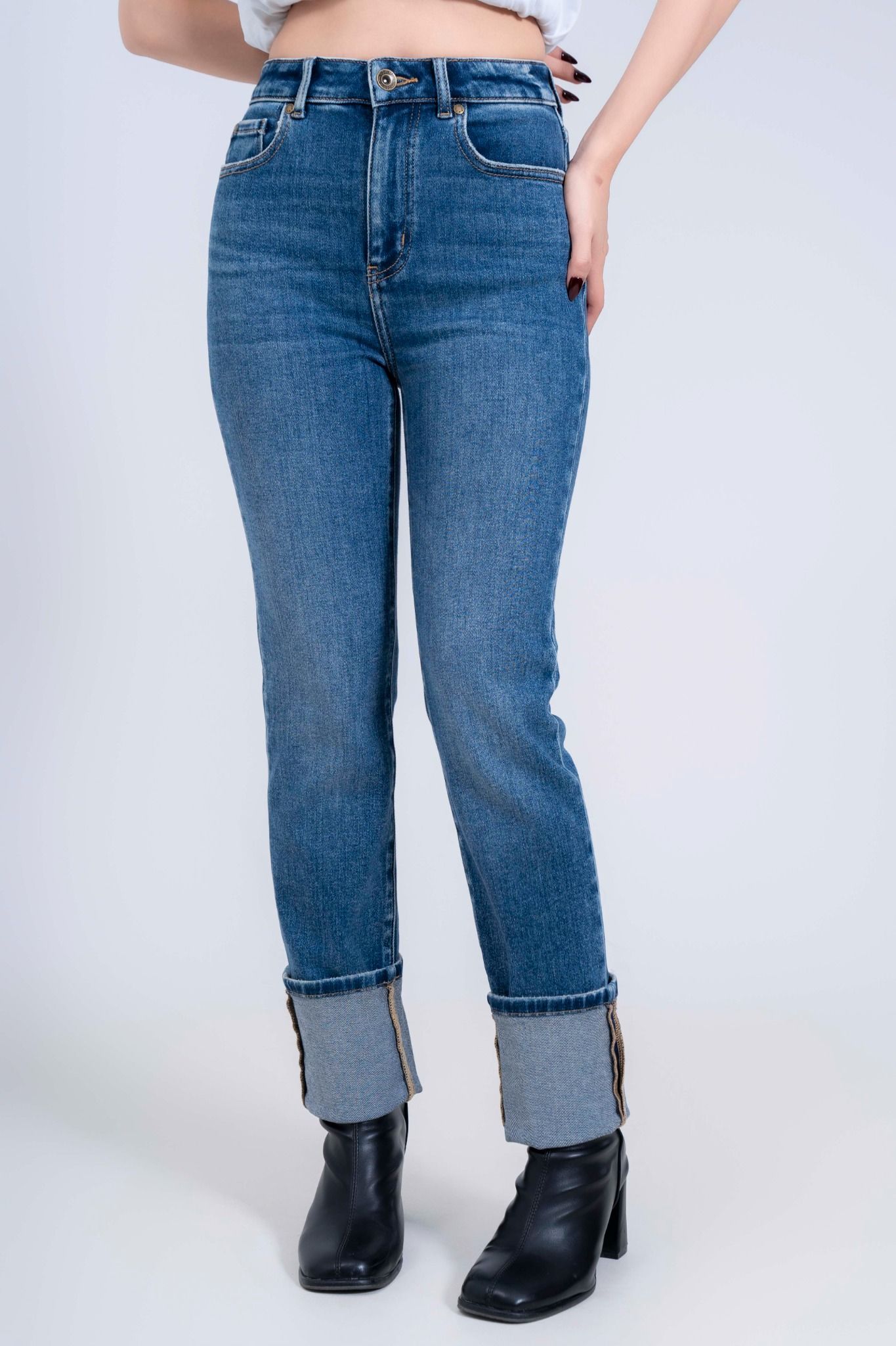 Quần Jeans Nữ Dáng Skinny Màu Xanh Đậm - Dark Blue Skinny Woman's Long Jeans - 224WD2082F1