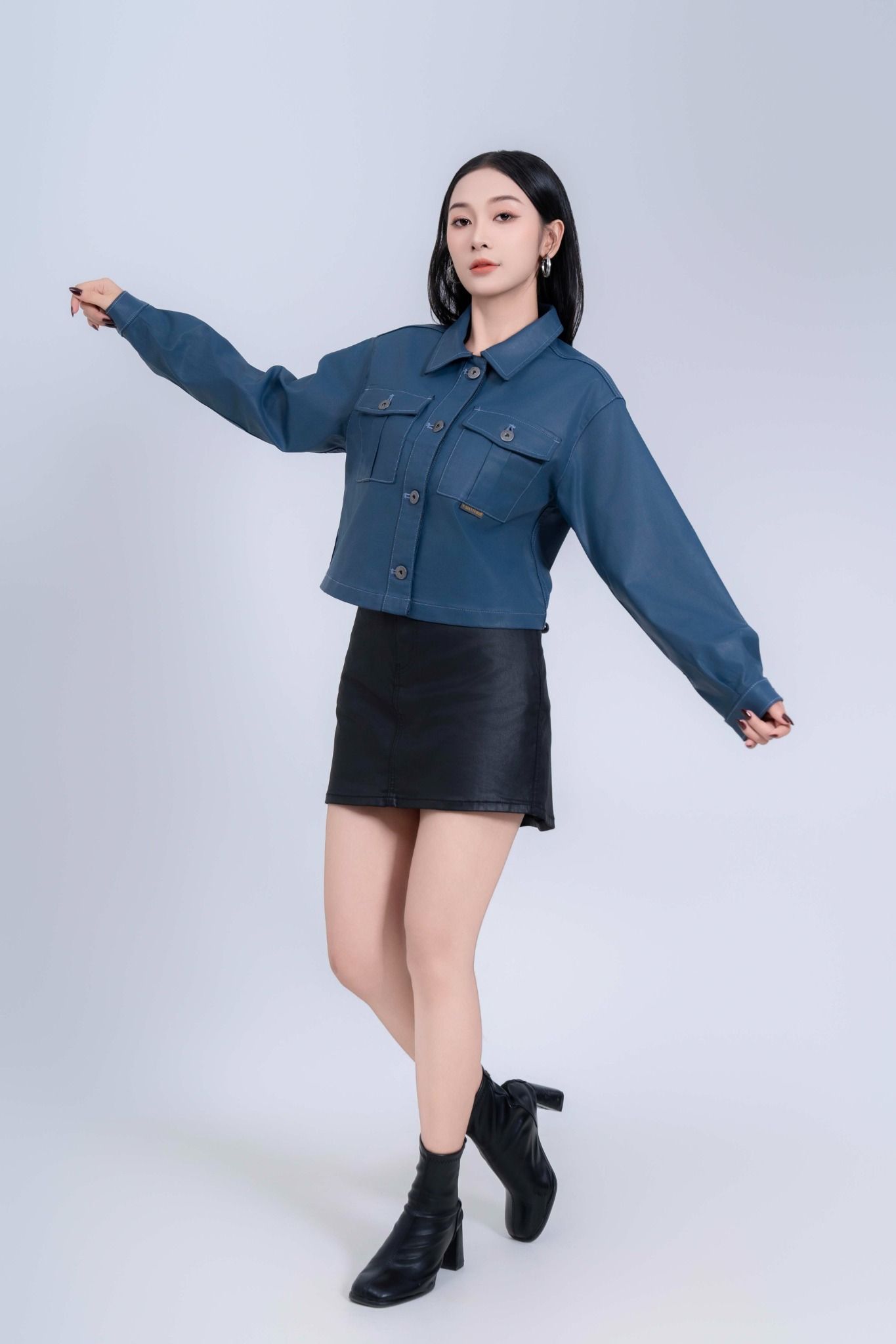 Áo Khoác Nữ Phủ Màu Med Blue Giả Da - Women's Med Blue Faux Leather Jacket - 224WD2044F1950