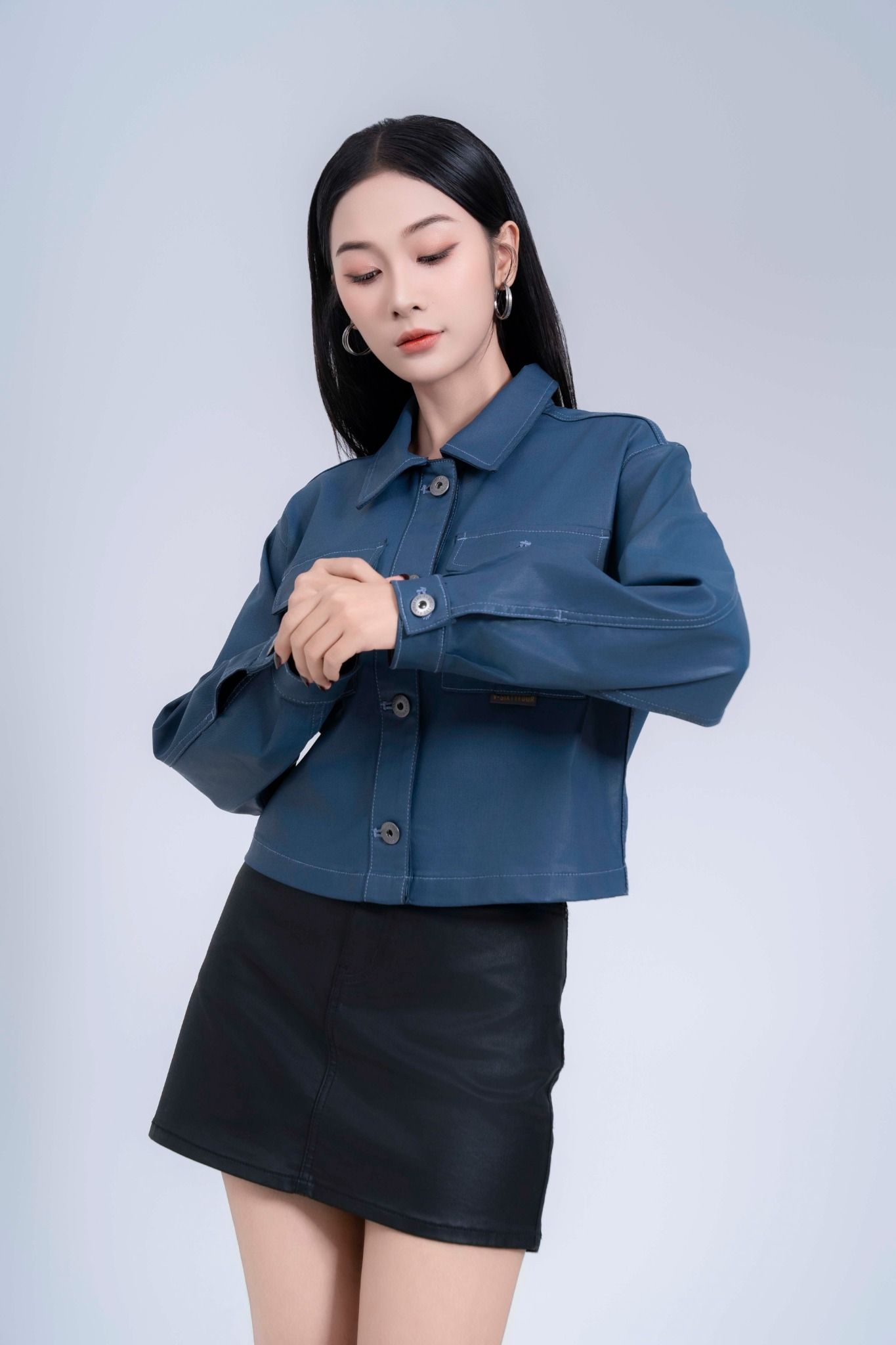 Áo Khoác Nữ Phủ Màu Med Blue Giả Da - Women's Med Blue Faux Leather Jacket - 224WD2044F1950