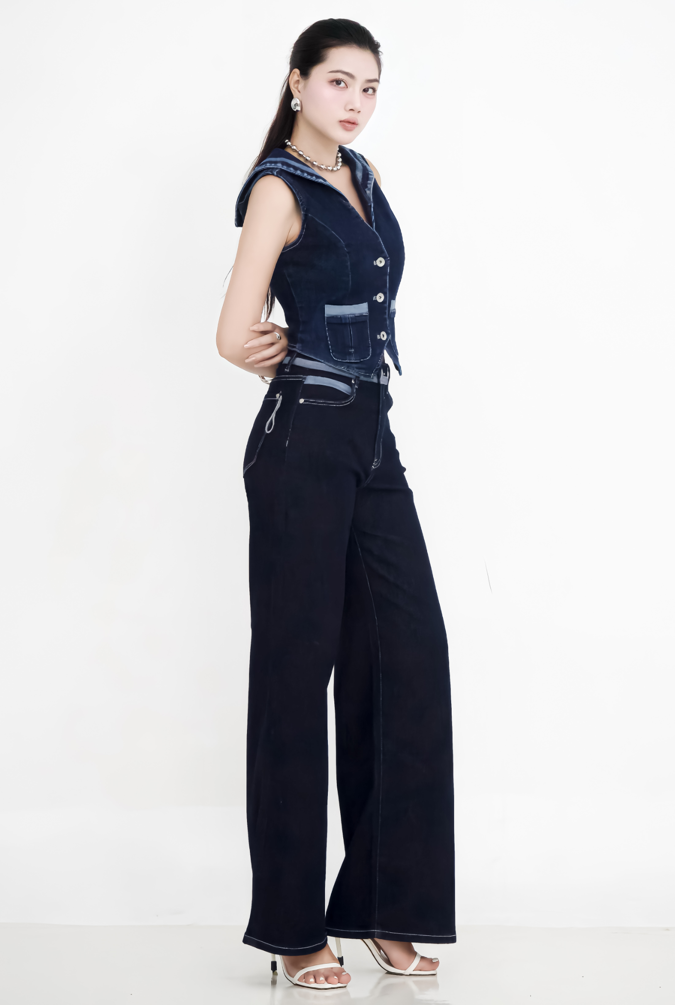Quần Jeans Nữ Ống Rộng Có Cạp Sọc Tương Phản Màu Xanh Đậm - Wide-Leg Women's Jeans with Contrast Stripe Waistband - 224WD1085F1970