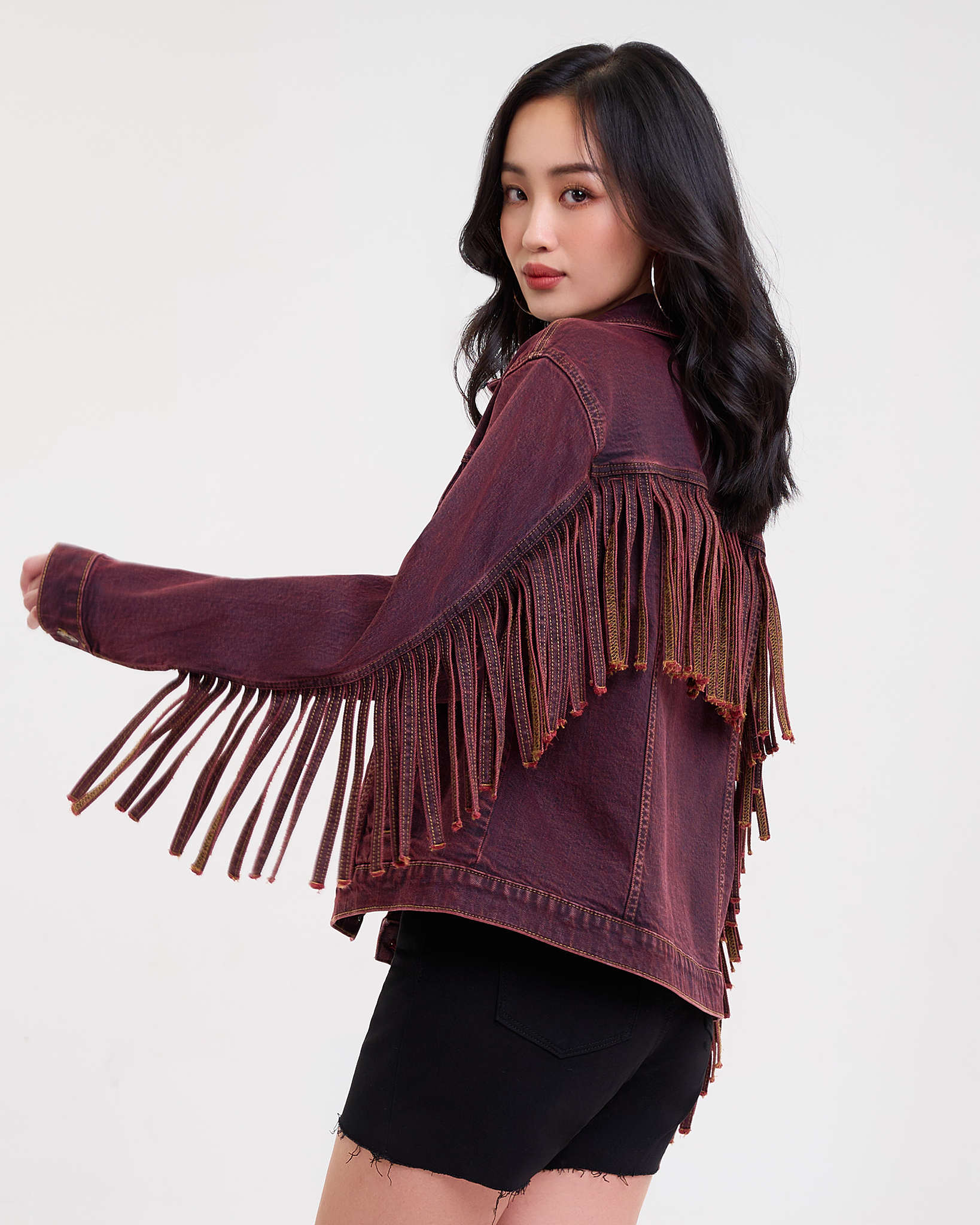 Áo Khoác Denim Nữ Dáng Rộng Tua Rua. Mulberry Washed Denim Jacket With Fringed - 122WD1044A5