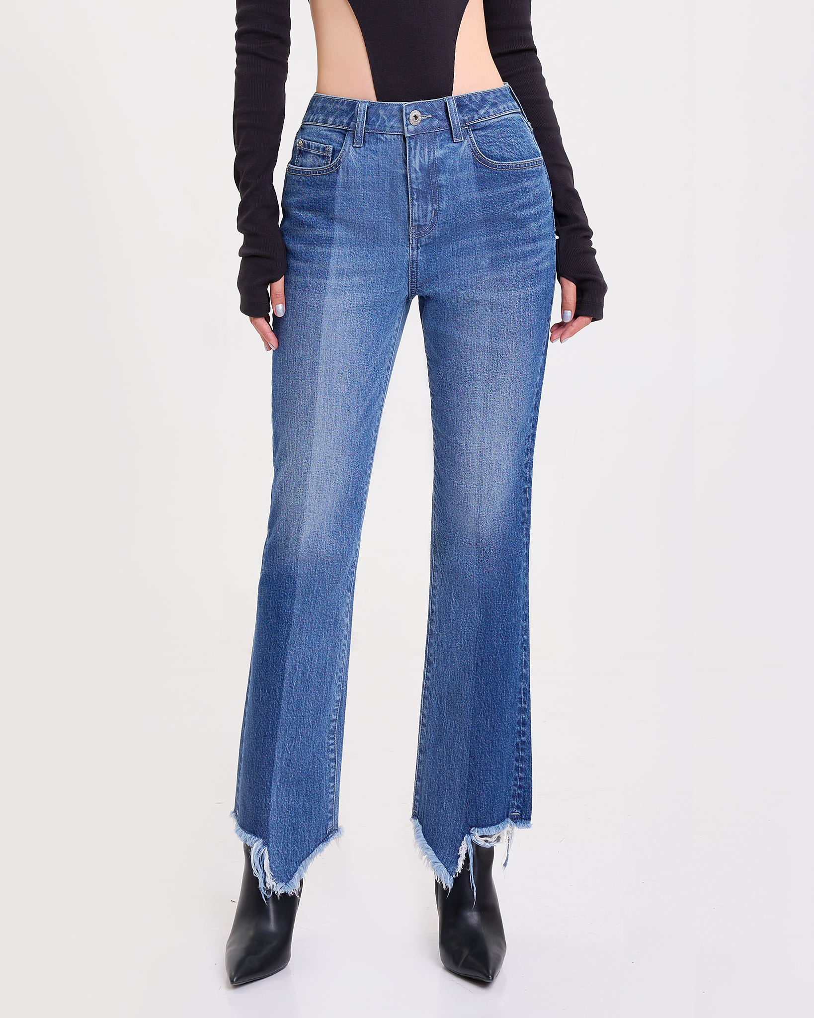 Quần Jeans Nữ Dáng Loe Cắt Lai Cách Điệu. Stylized Raw Hem Cut Flared Fit Jeans - 122WD2084F2