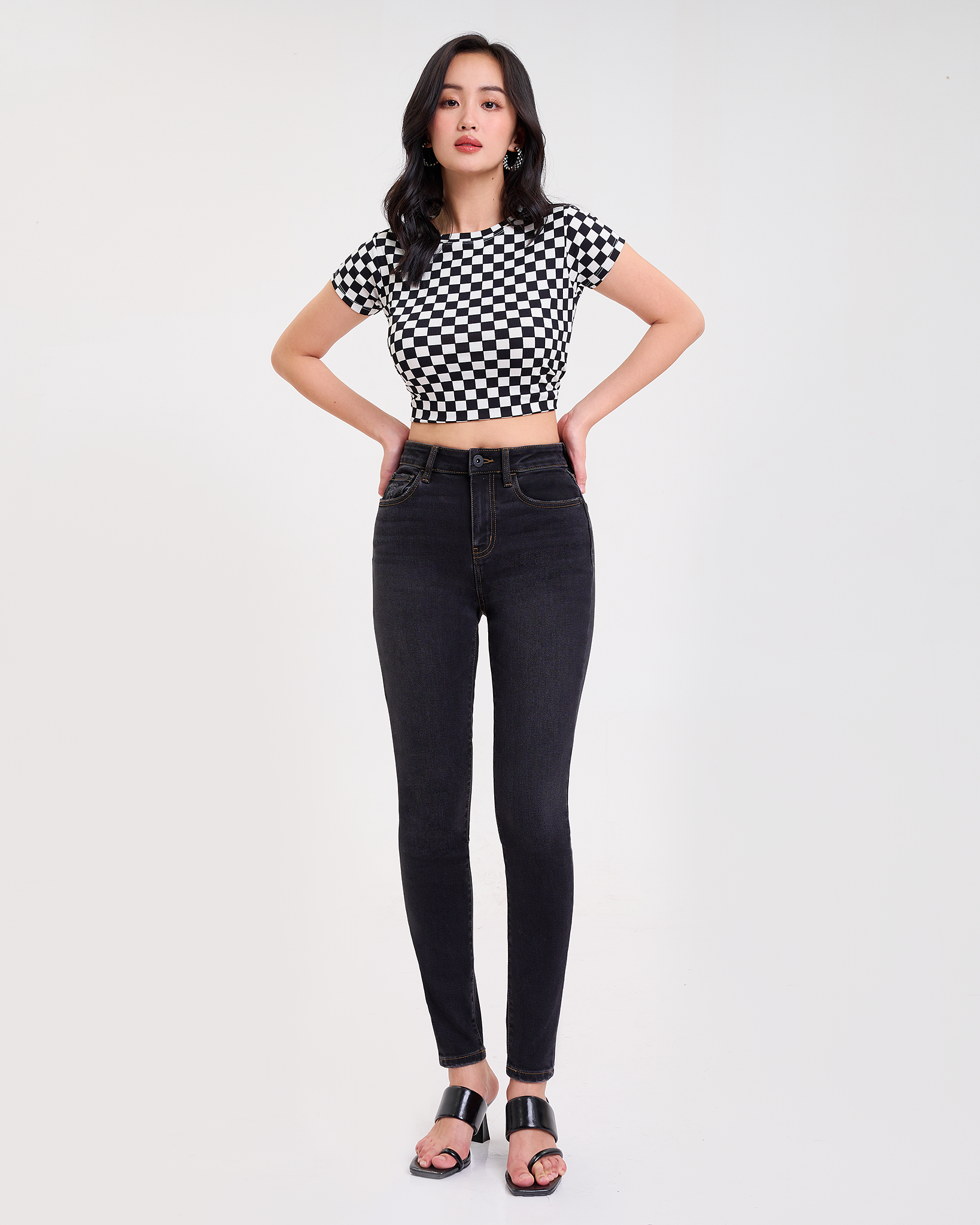 Quần Jeans Nữ Cạp Trung Dáng Ôm Màu Xanh Đen. Dark Blue Mid Waist Skinny Jeans - 221WD1081F1