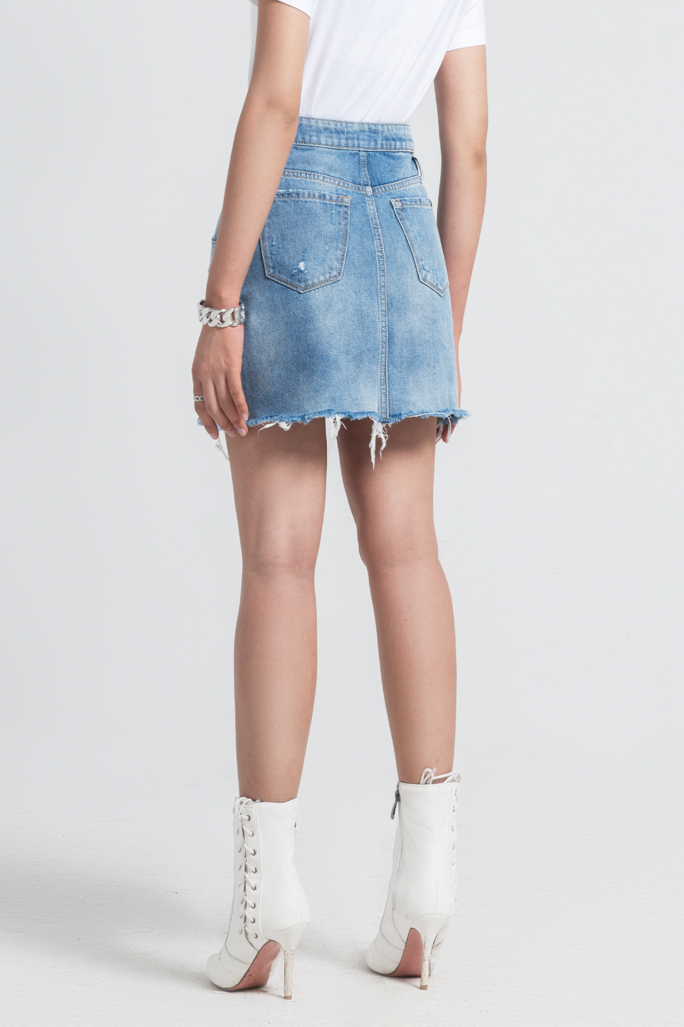 Chân Váy Chữ A Denim Thêu Zigzag. Zigzag Distressed Denim Skirt - 121WD1111A1