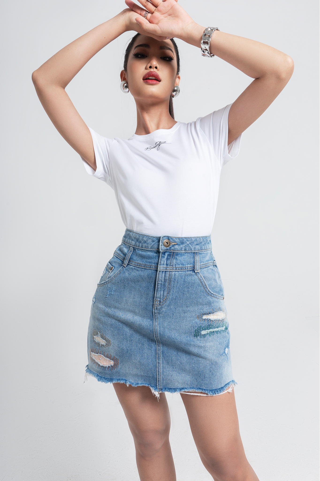 Chân Váy Chữ A Denim Thêu Zigzag. Zigzag Distressed Denim Skirt - 121WD1111A1