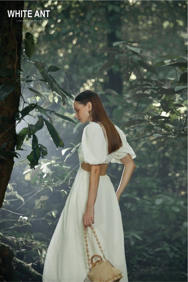 Đầm Xòe Cut Eo Nữ White Ant COLM CIRCULAR DRESS 120400175