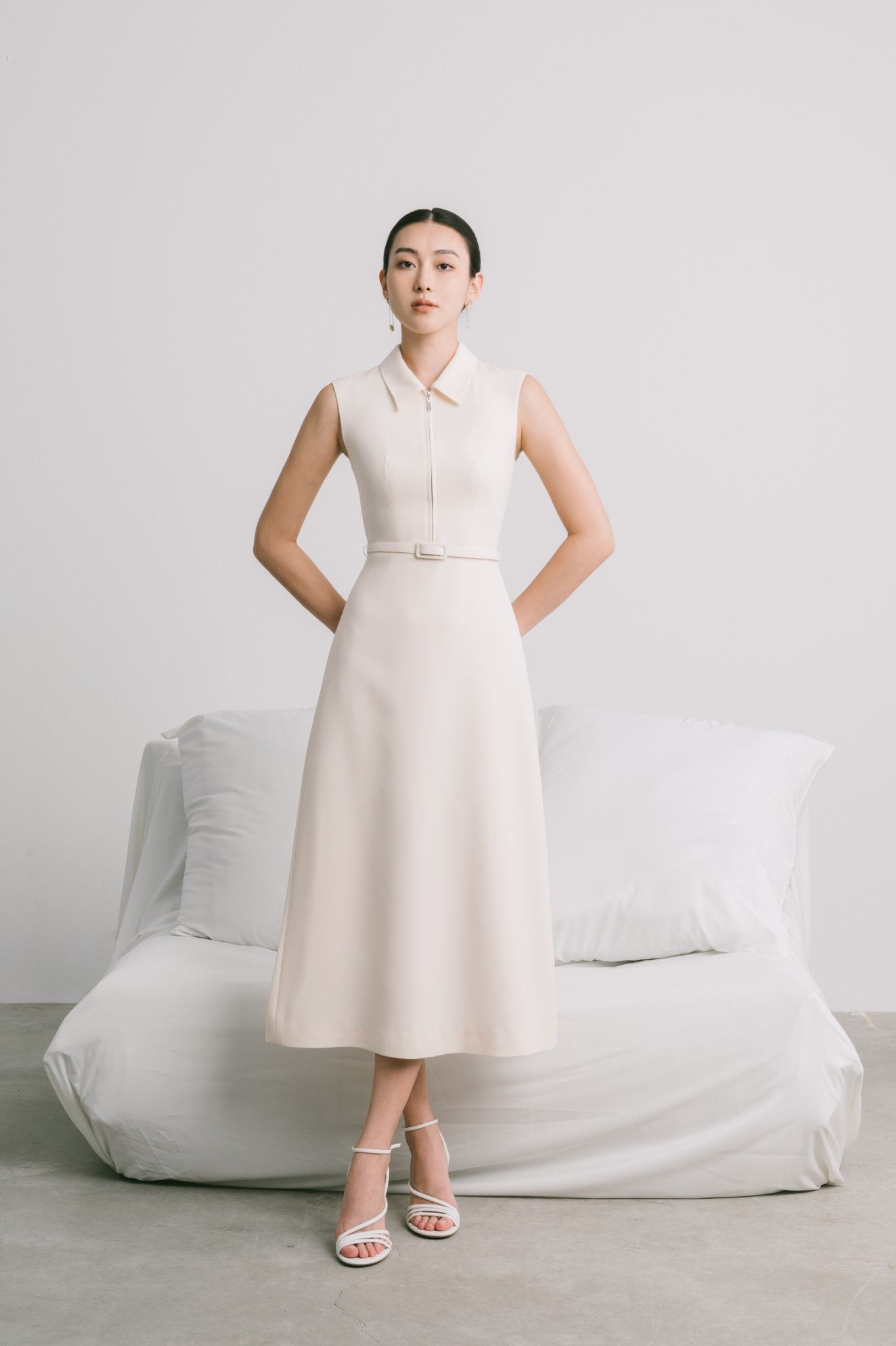 Đầm Suông Không Tay Nữ White Ant SOPHIA MIDI DRESS 120400246.002