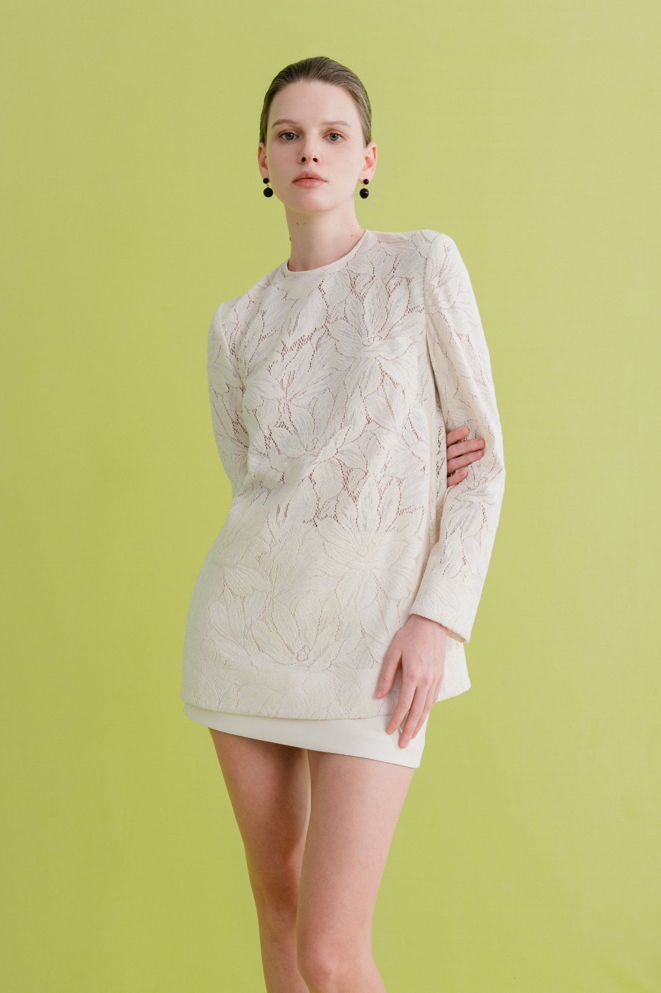 Đầm A Tay Dài Cổ Tròn Nữ Chất Liệu Ren Hoa White Ant AMITY MINI DRESS 121700006
