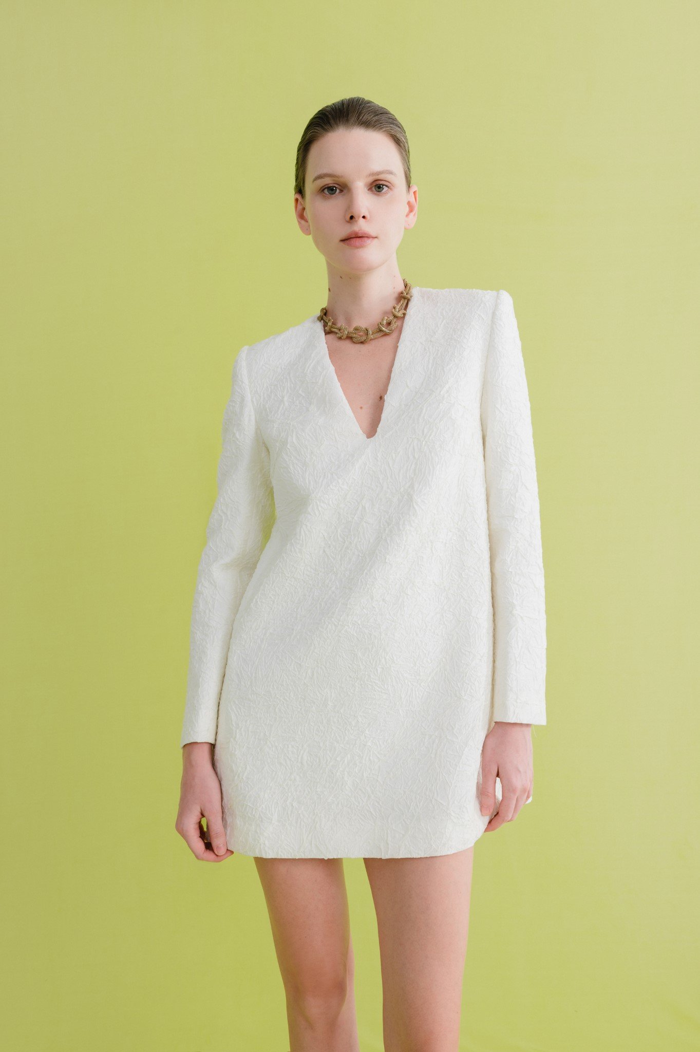  Đầm Suông Cổ V Tay Dài Nữ White Ant PHOEBE MINI DRESS 121700008.001 