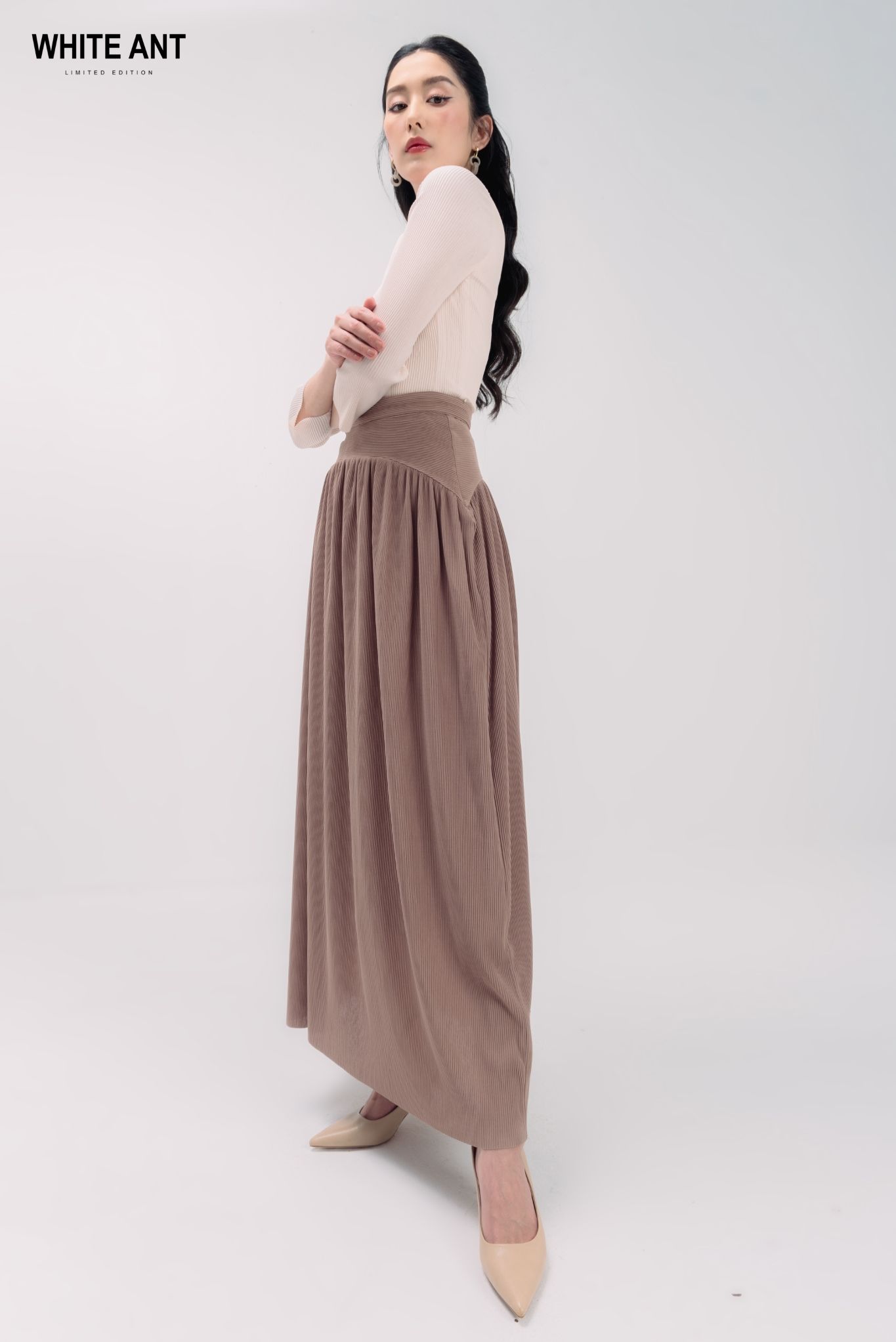 Set áo croptop với chân váy maxi xẻ tà màu trắng - J69 - AloraShop21