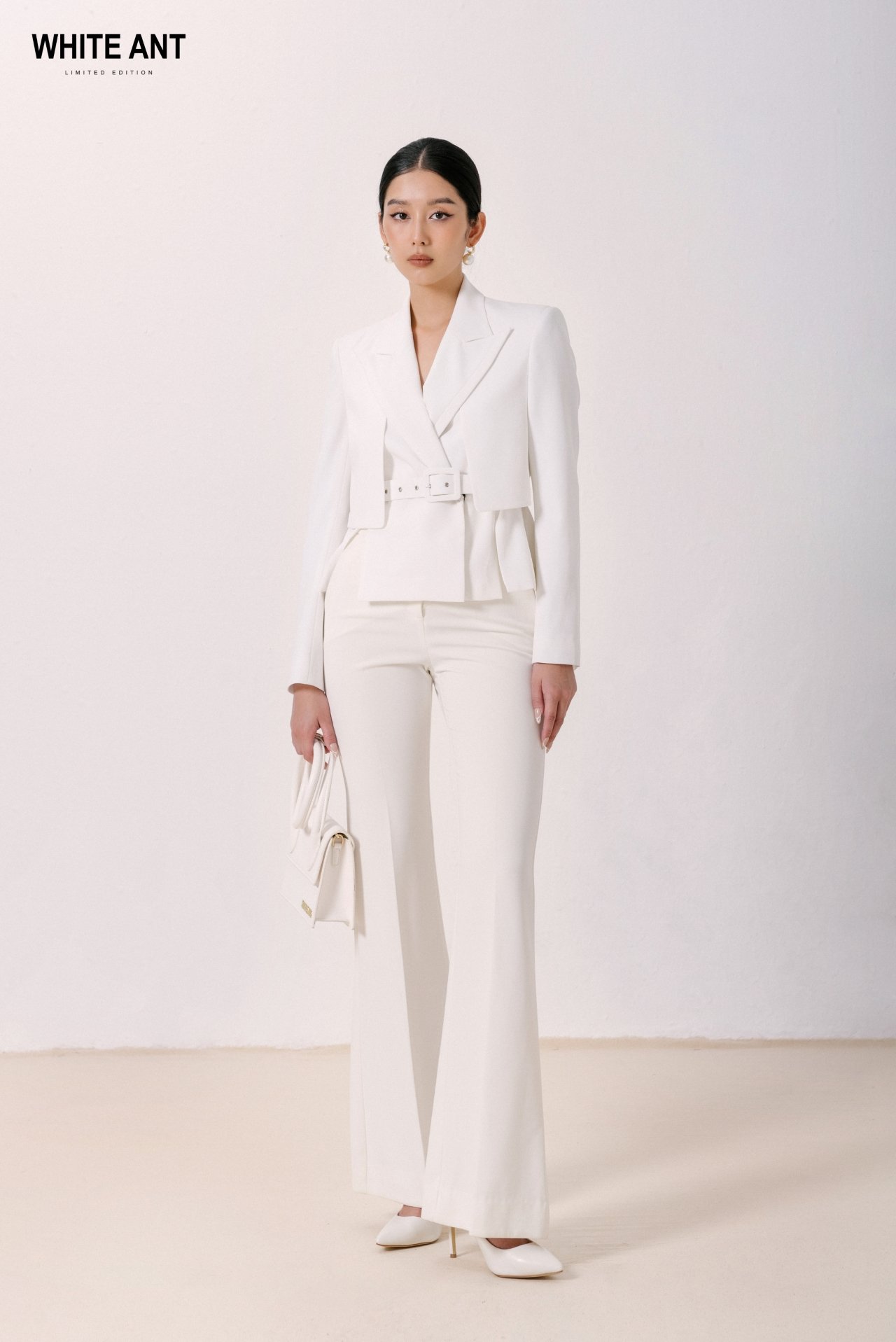  Áo Blazer Nữ Vạt Trước Nữ WHITE ANT PAMELA PEAKED BLAZER 180500077.001 