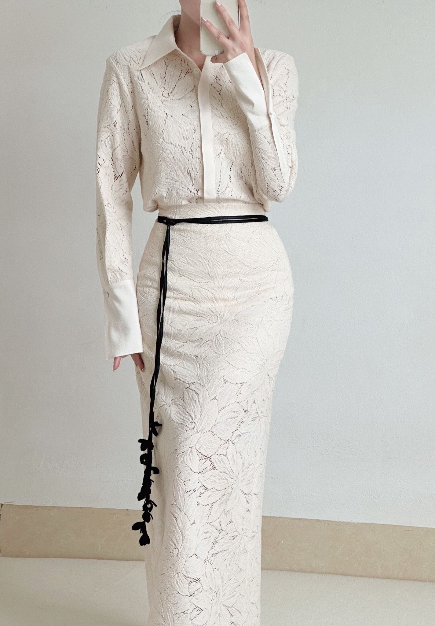 Sơ Mi Tay Dài Cổ Đức Nữ White Ant JEDA POINTED COLLAR SHIRT 170400010