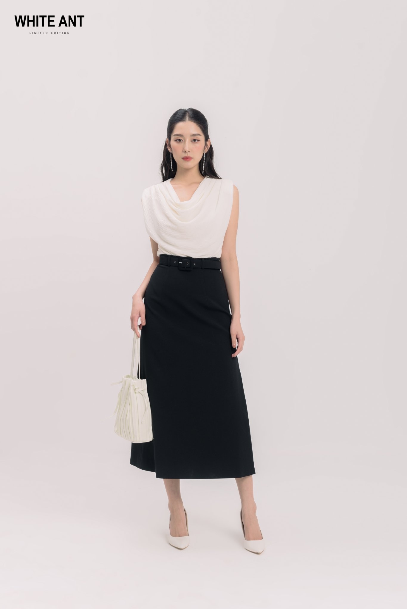  Chân Váy A Dáng Dài Xẻ Hông Nữ White Ant BEVIS MIDI SKIRT 110103008 