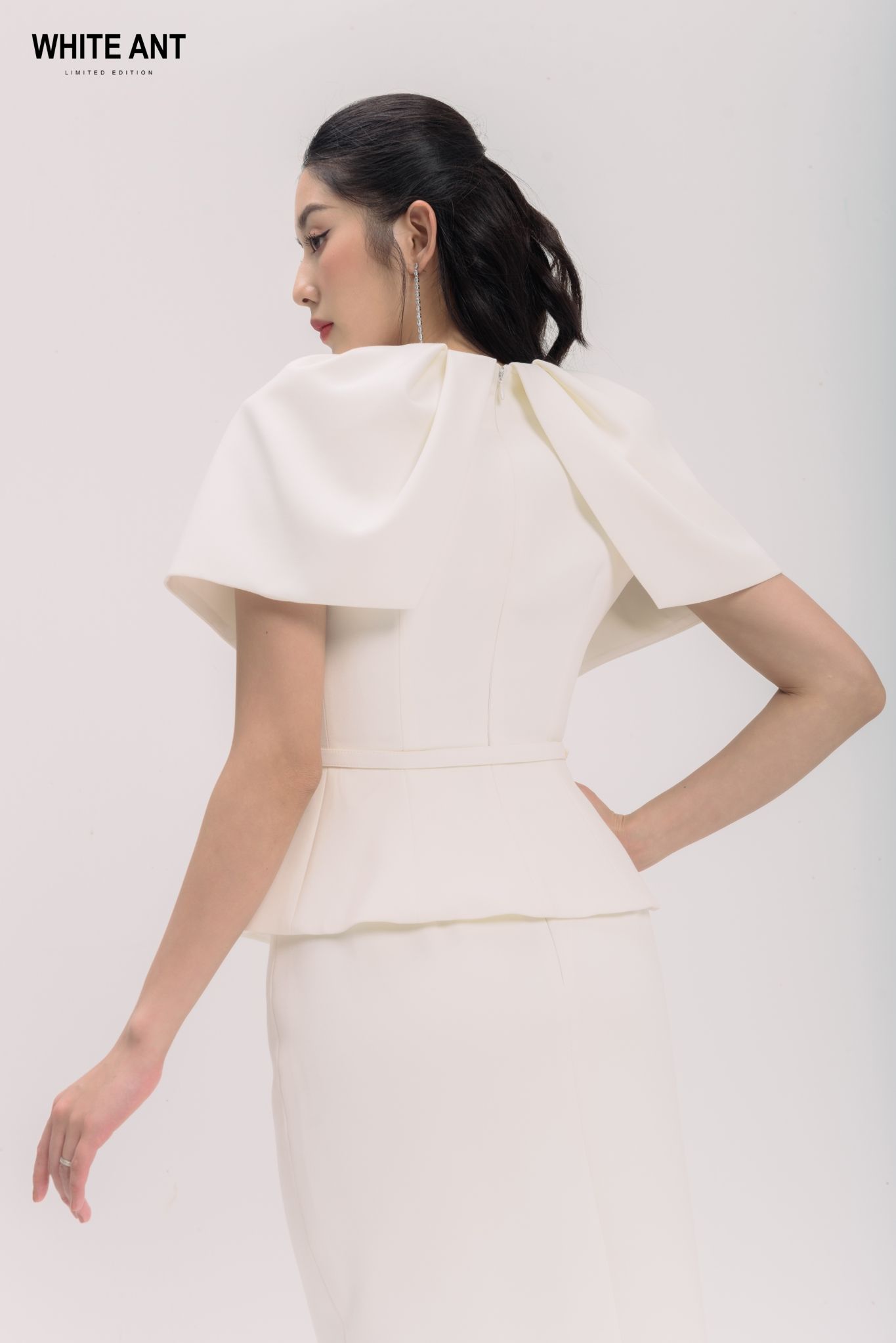 Áo Peplum Tay Bồng Nữ White Ant SOPHRONIA PEPLUM 171430003