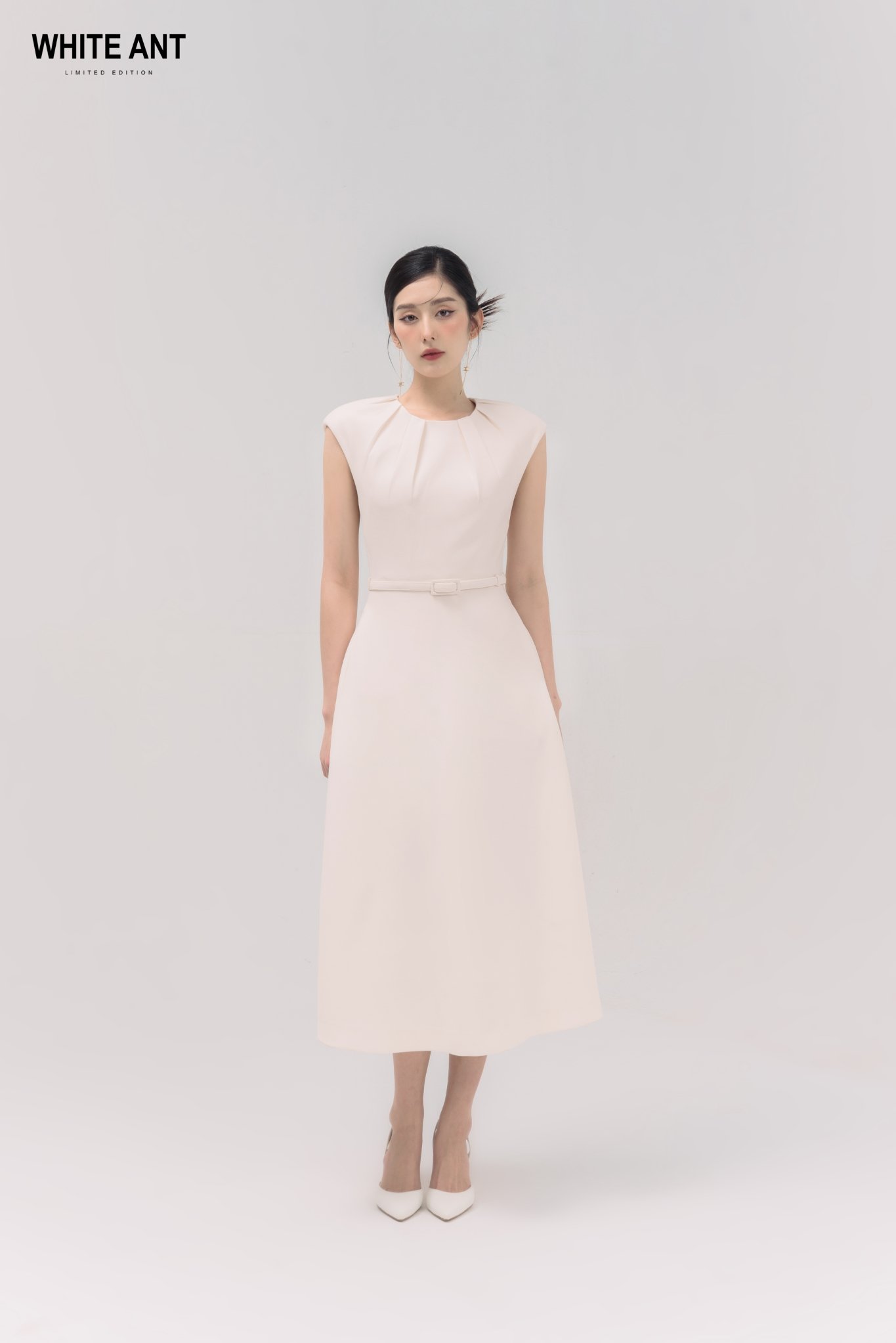  Đầm Dáng A Nữ White Ant ANGUS A-LINE MIDI DRESS 120421002 