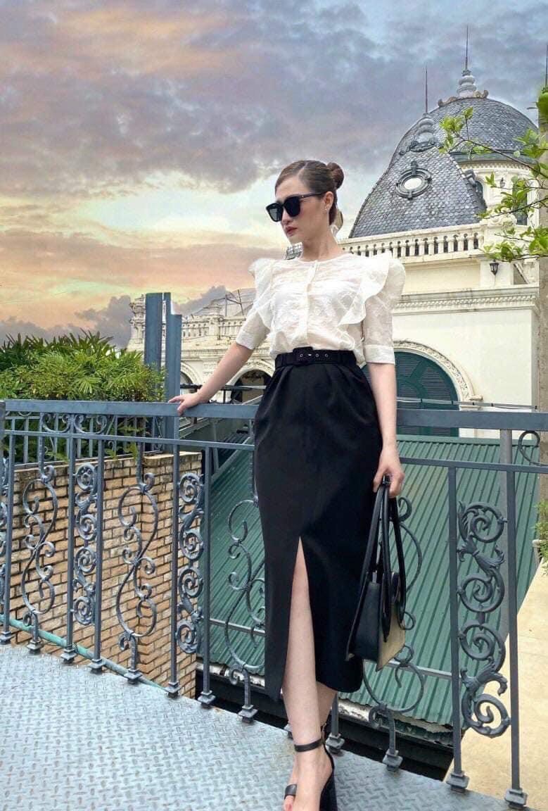 Chân Váy Bút Chì Xếp Ly Xẻ Trước Nữ White Ant EUNICE PENCIL SKIRT 110100099.100