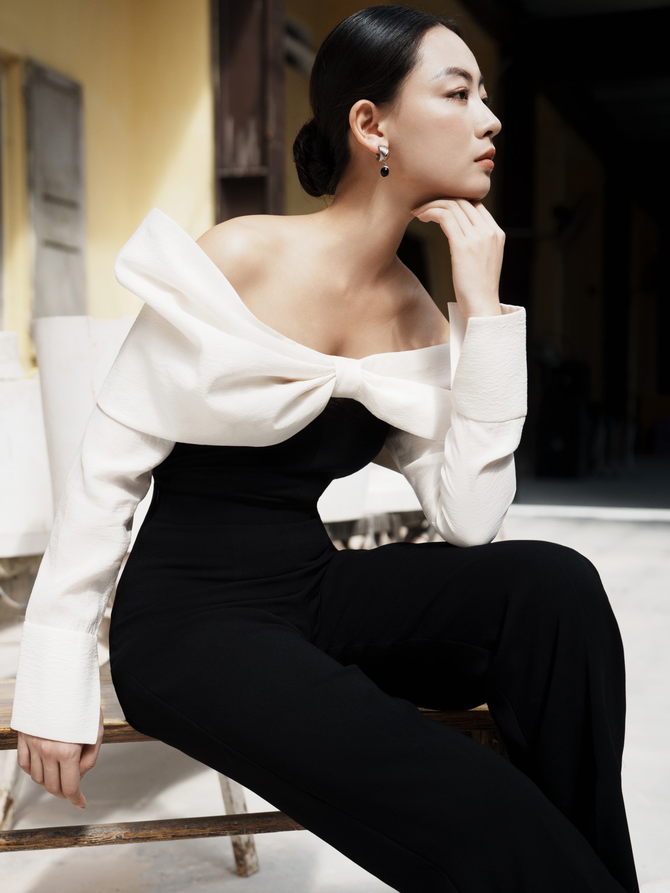  Áo Trễ Vai Nơ Nữ White Ant RACHEL OFF THE SHOULDER TOPS 170900003.100 