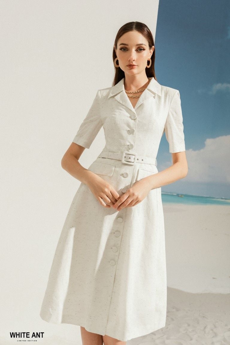 Đầm Sơ Mi Dáng A Xước Đen Nữ WhiteAnt  Saka Dress 120400008.001