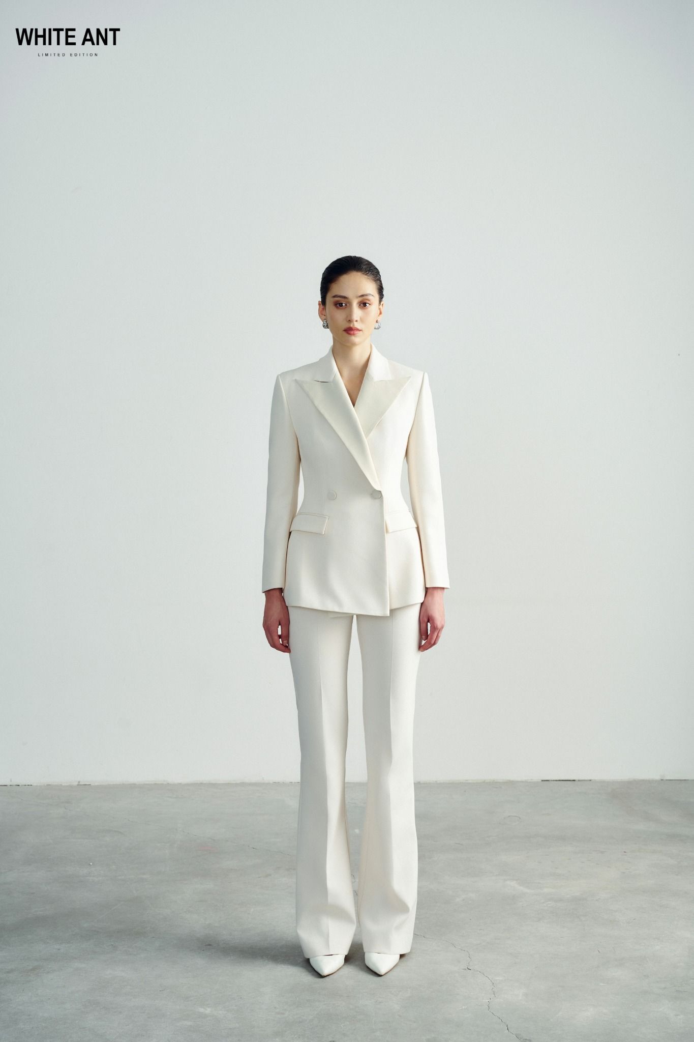 Áo Blazer Cổ Phối Da Thuần Chay Nữ White Ant AUDREY NOTCHED BLAZER 180200008