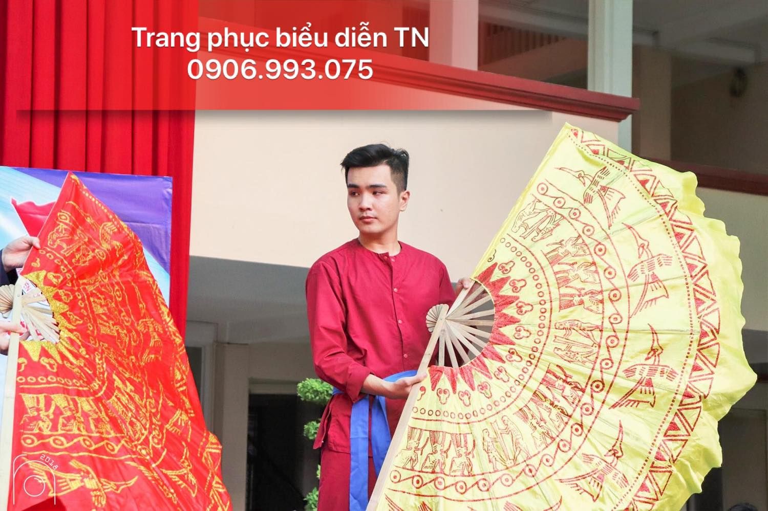 DC27 - Quạt Đại Hình Trống Đồng Màu Vàng, Đỏ