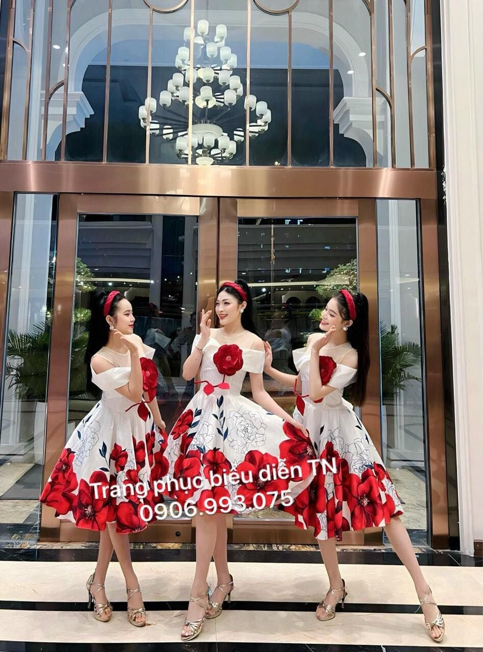 VM02 - Trang Phục Váy Múa Hoa Hồng